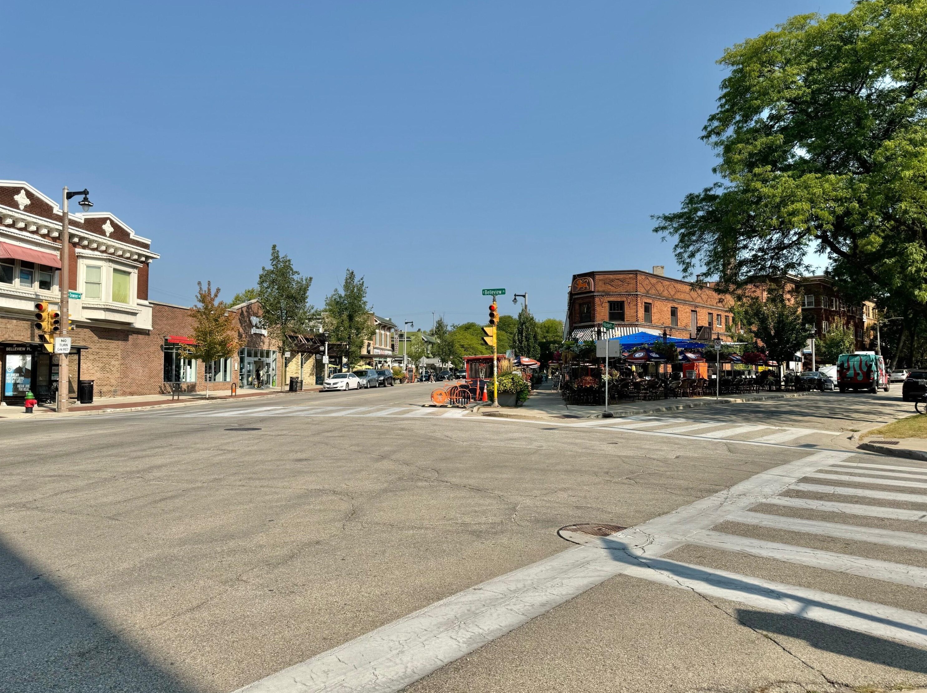 2709 Belleview Pl, Milwaukee WI  53211-3831 exterior