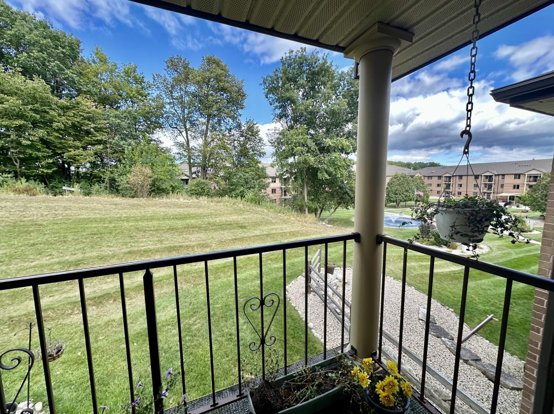 530 N Silverbrook Dr #324, West Bend, WI 53090