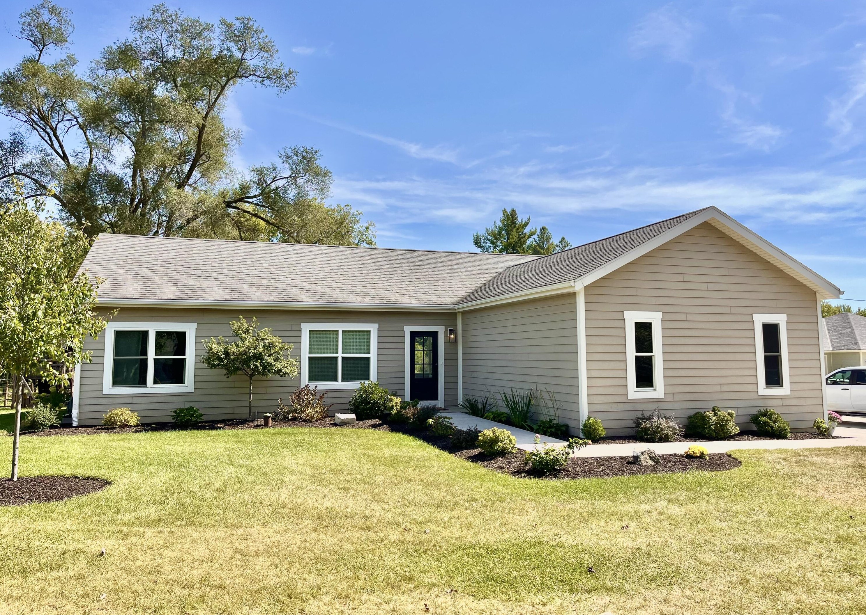 407 N Front St, Lyons, WI 53105
