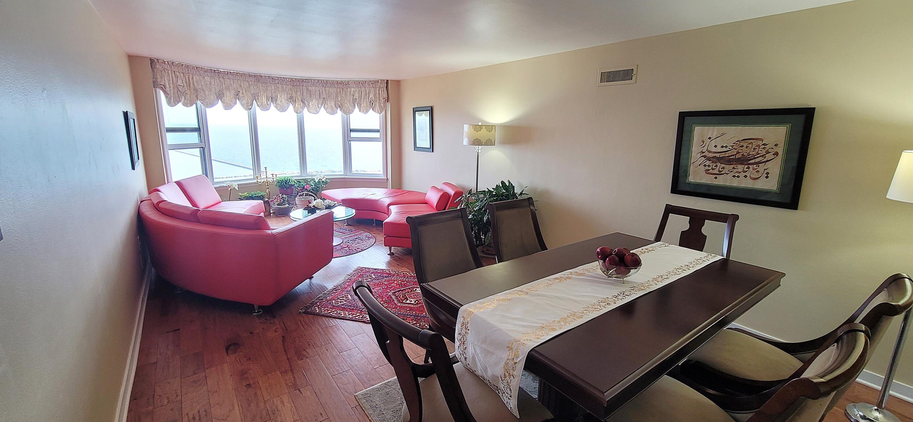 2525 S Shore Dr #18d, Milwaukee, WI 53207