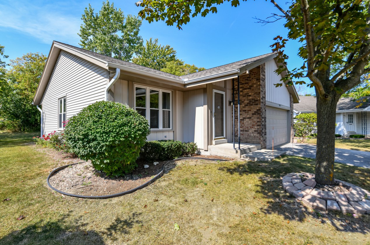 8161 N Denmark Ct, Milwaukee, WI 53224