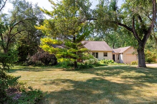 4065 N 135th St, Brookfield, WI 53005
