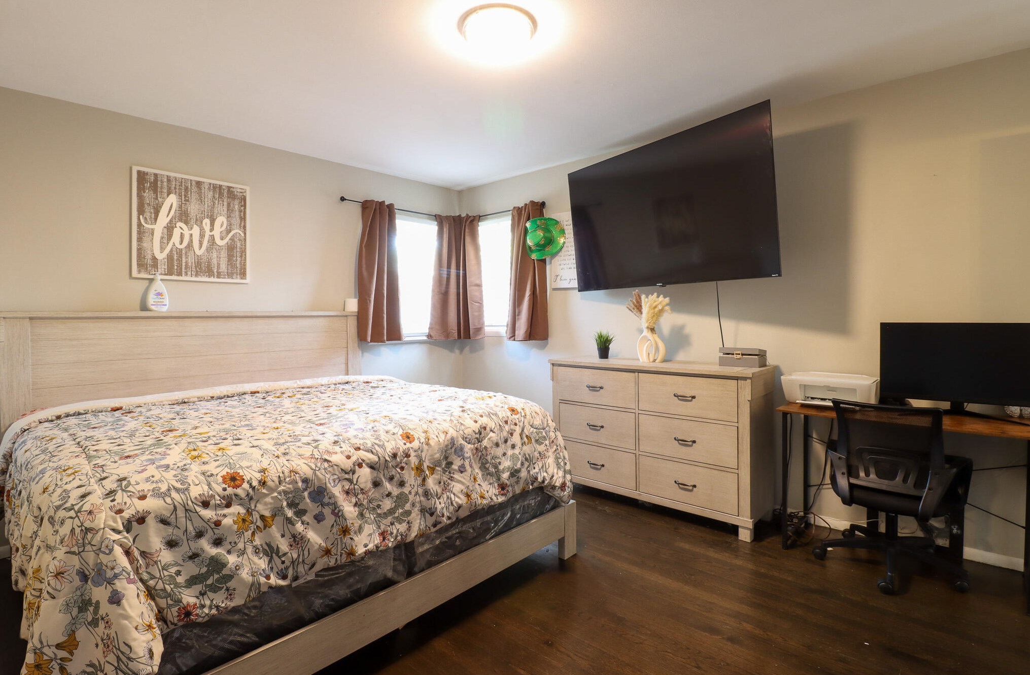 5308 63, Milwaukee WI 53219-4317 exterior