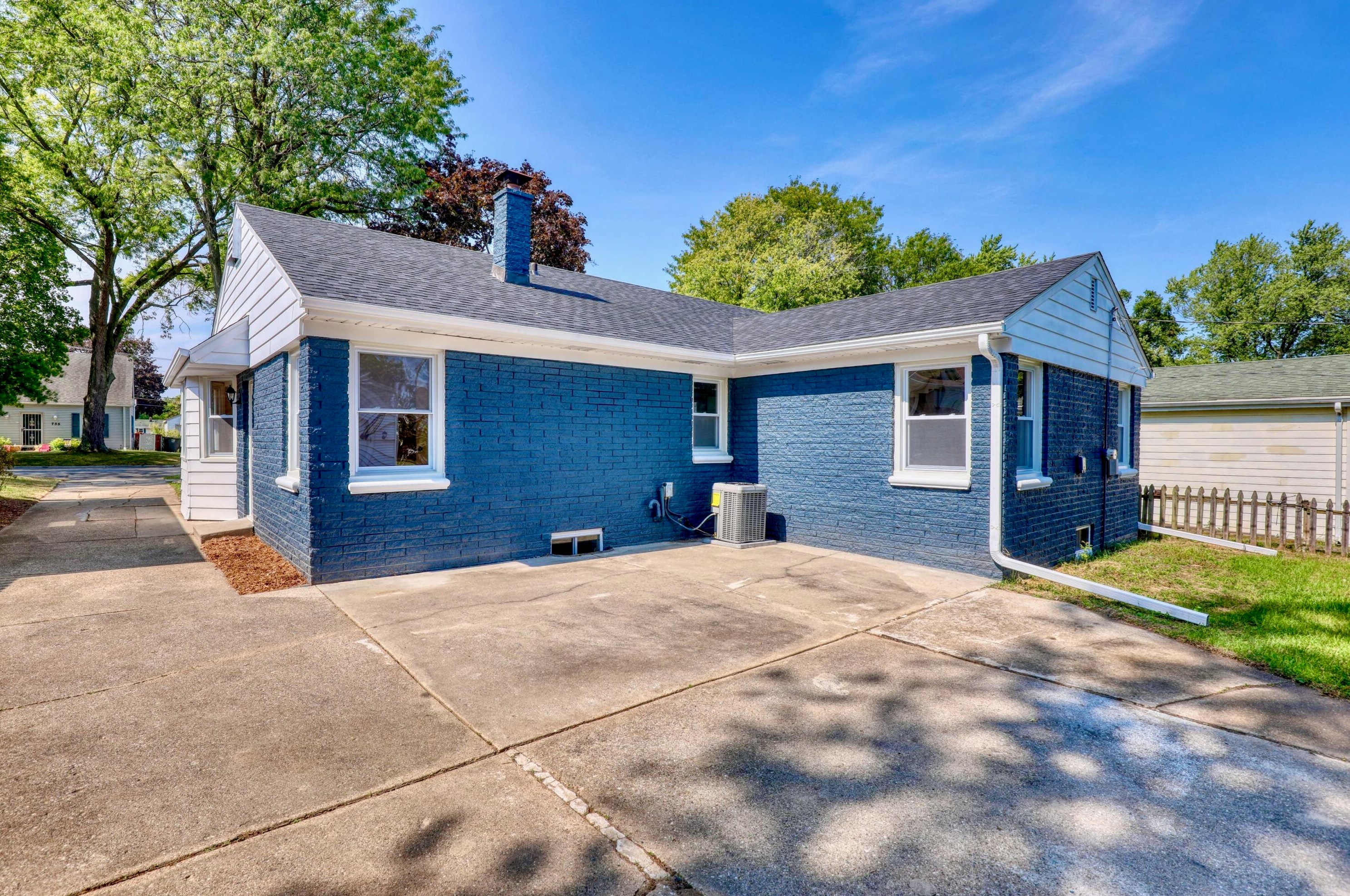 738 N 112th St, Milwaukee, WI 53226