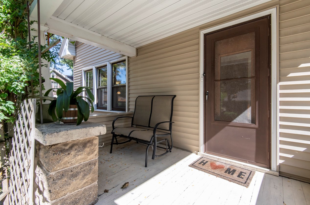 3002 44th St, Milwaukee, WI 53219-3408