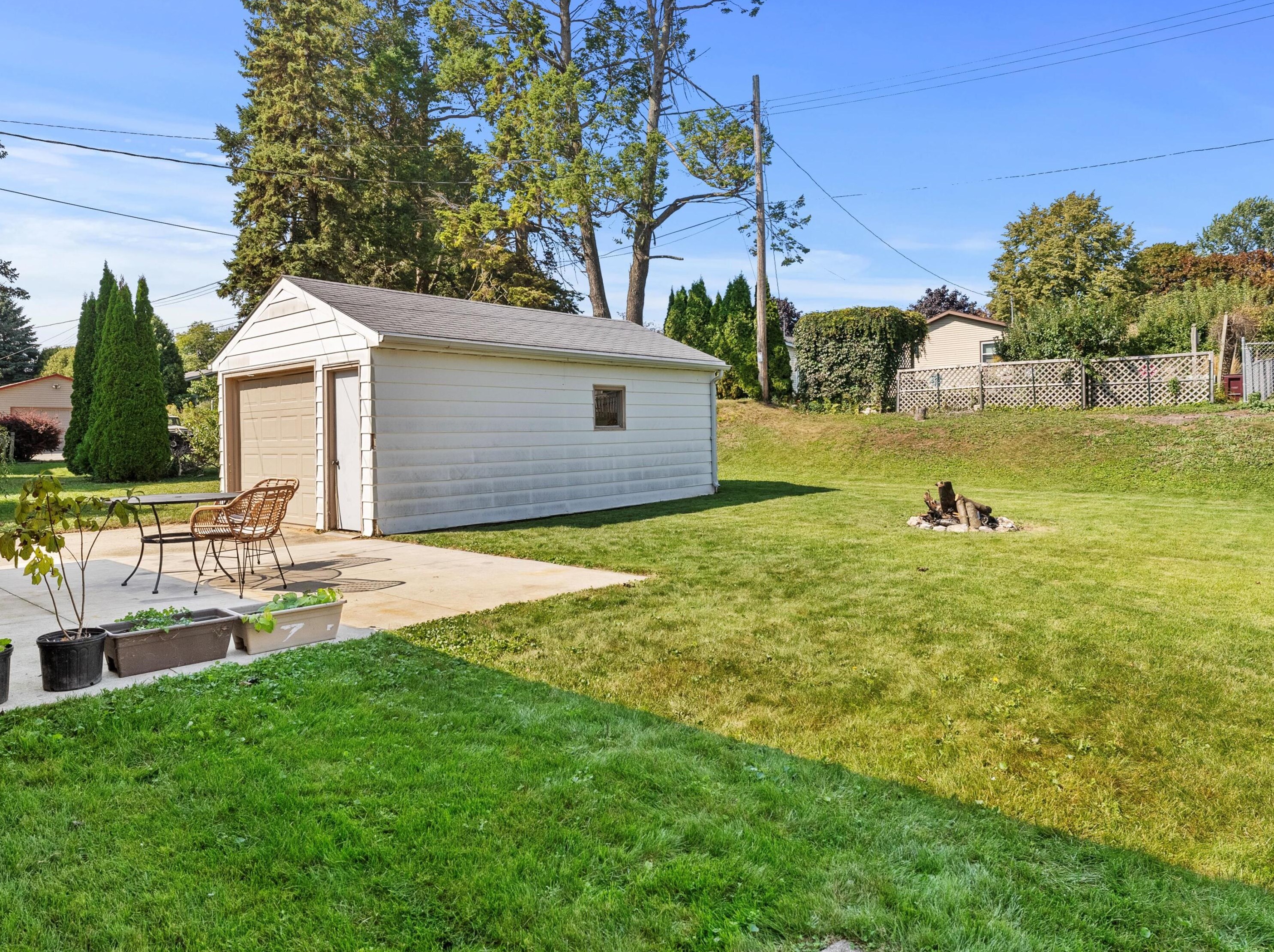 814 Flambeau St, Manitowoc WI 54220-6628 exterior