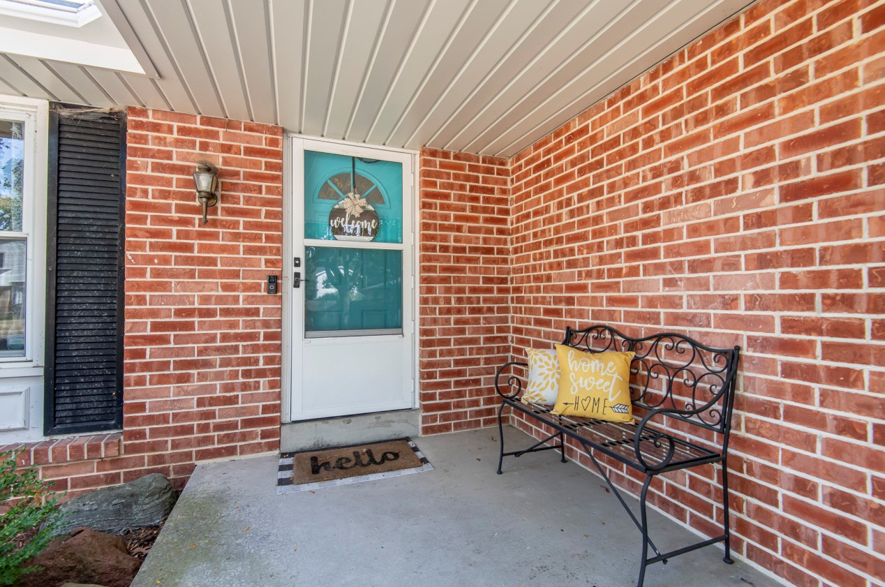1133 School Dr, Waukesha, WI 53189-7263