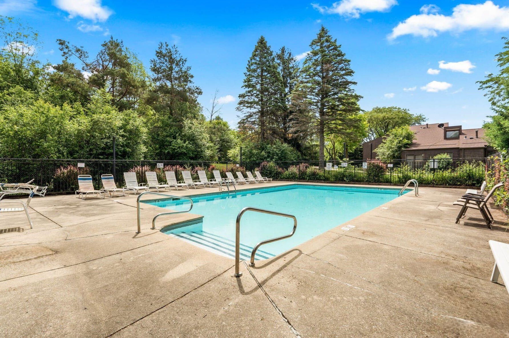 9254 N 70th St, Milwaukee, WI 53223