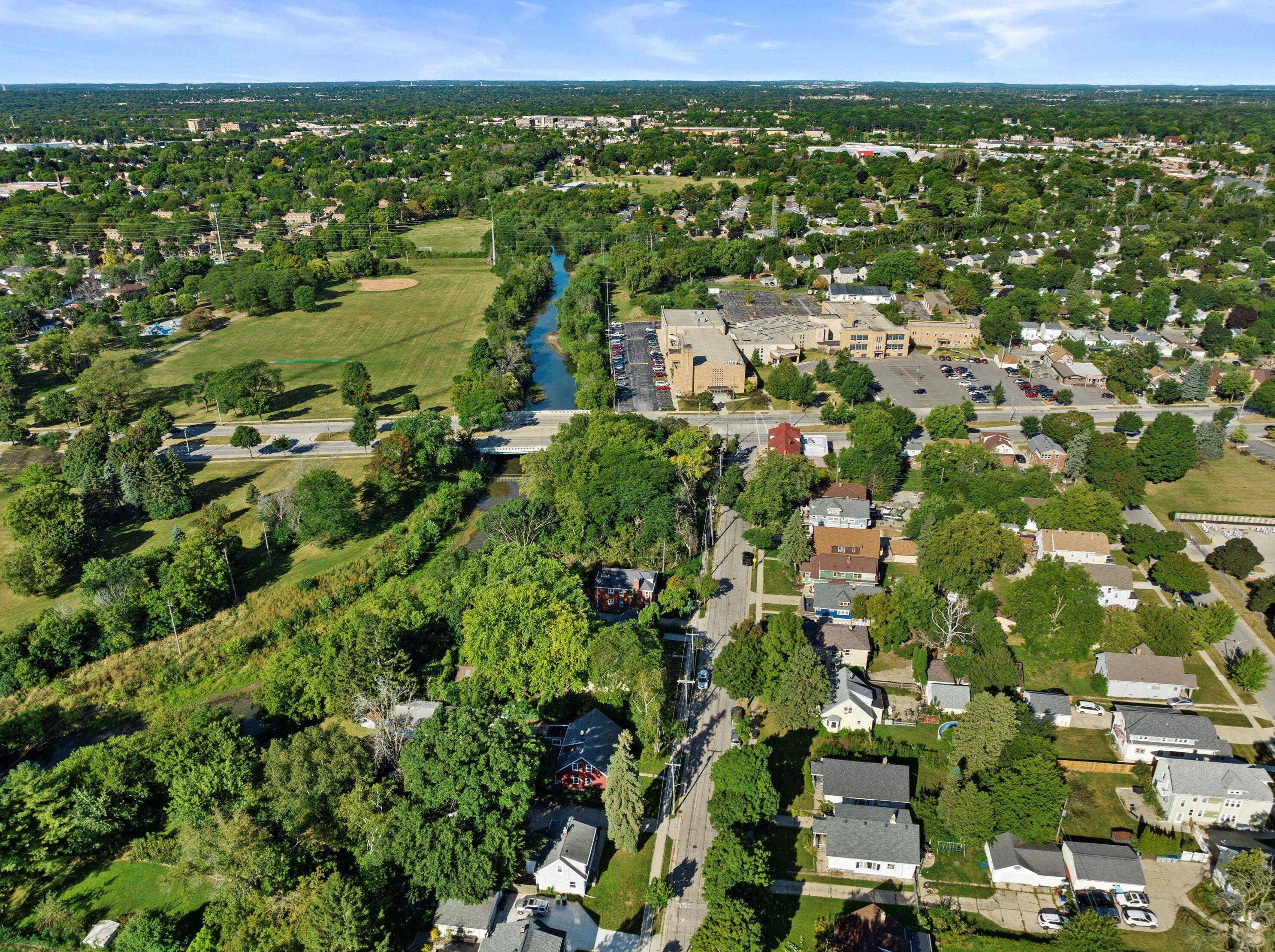 1716 W Lawn Ave, Milwaukee, WI 53209