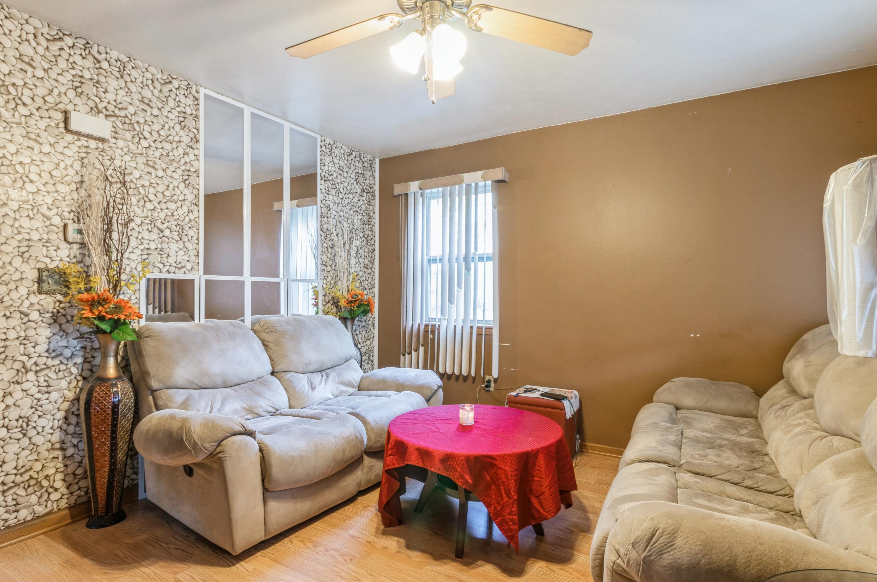 2420 W Chambers St, Milwaukee, WI 53206