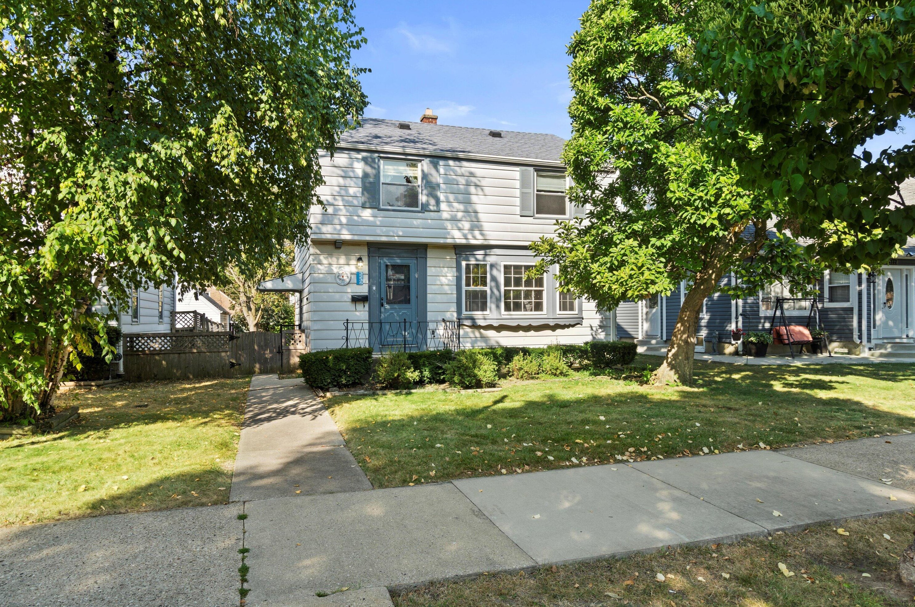 3235 25th St, Milwaukee WI  53215-4418 exterior