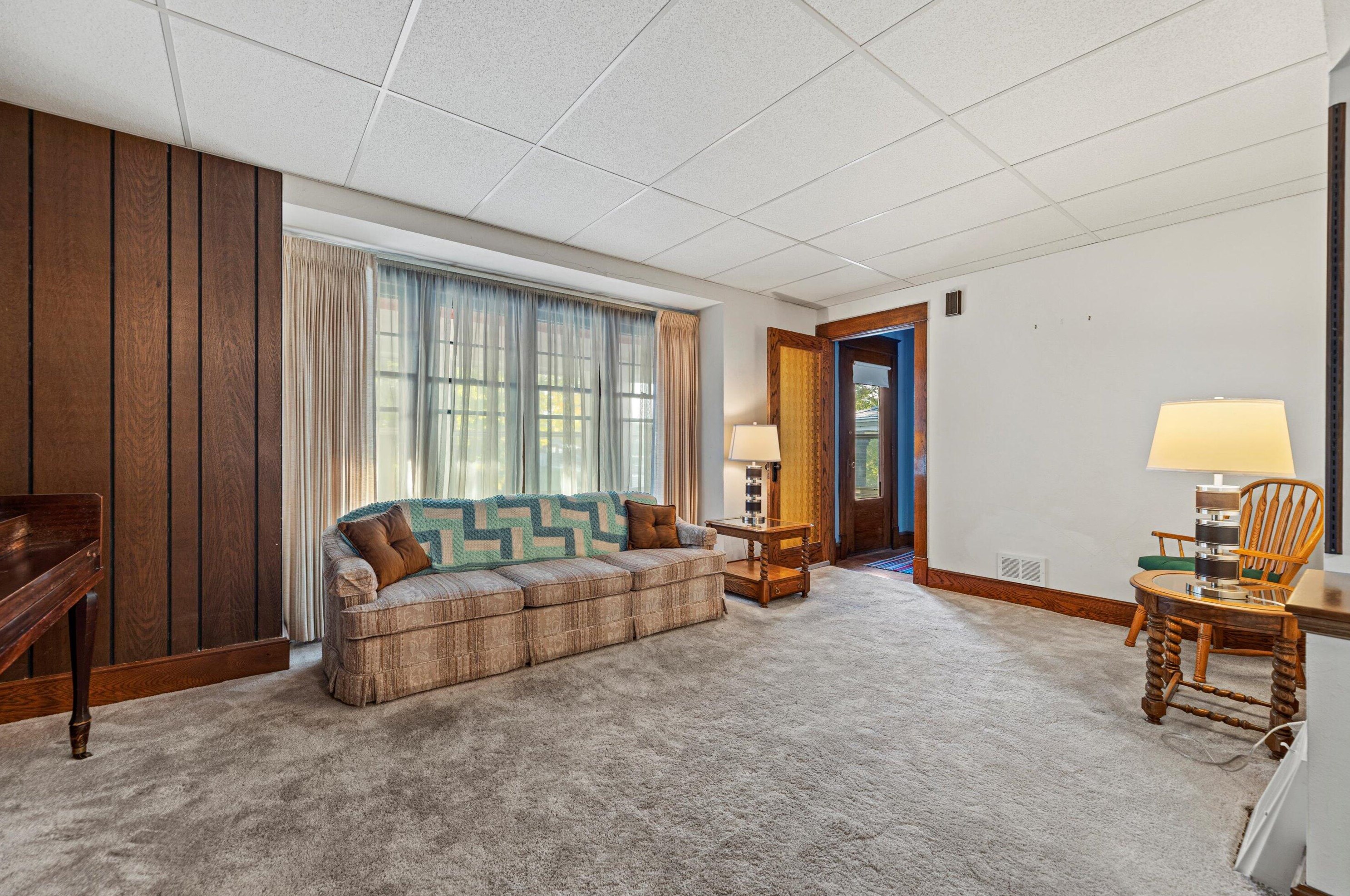2730 S Lenox St, Milwaukee, WI 53207