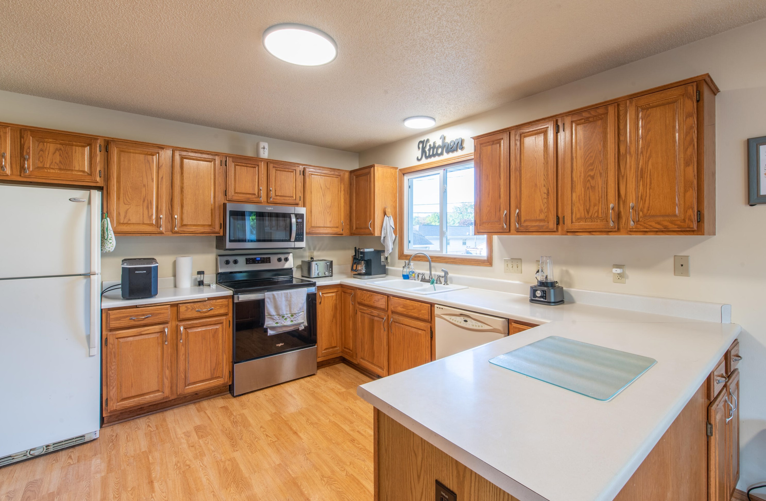 5615 S 42nd St, Milwaukee, WI 53221