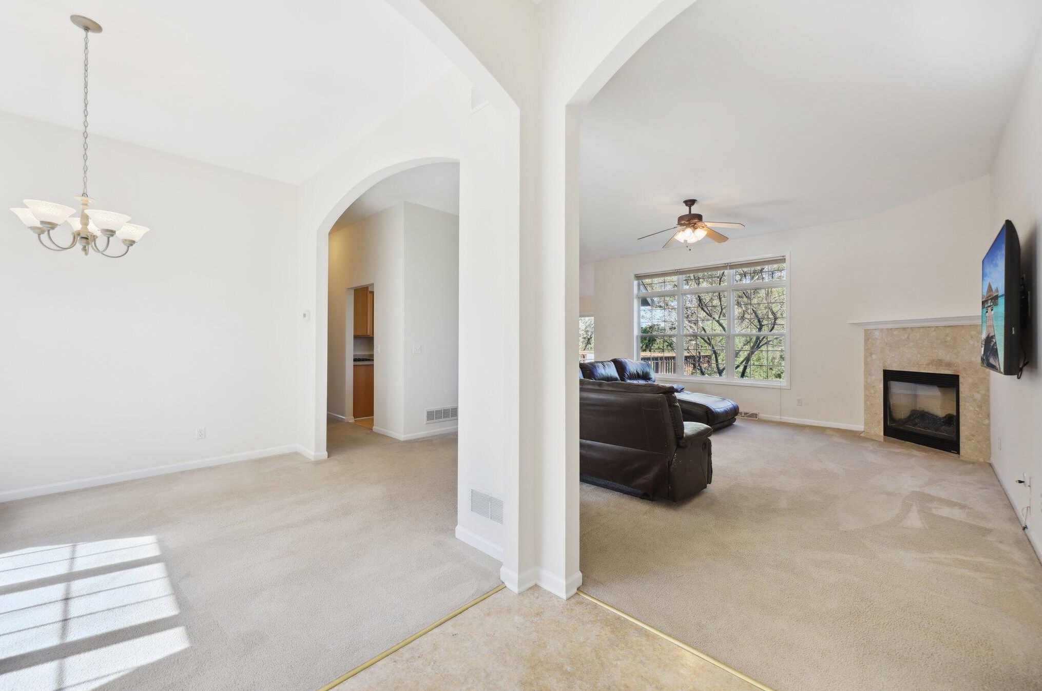3965 Glen Echo Dr, Brookfield, WI 53005