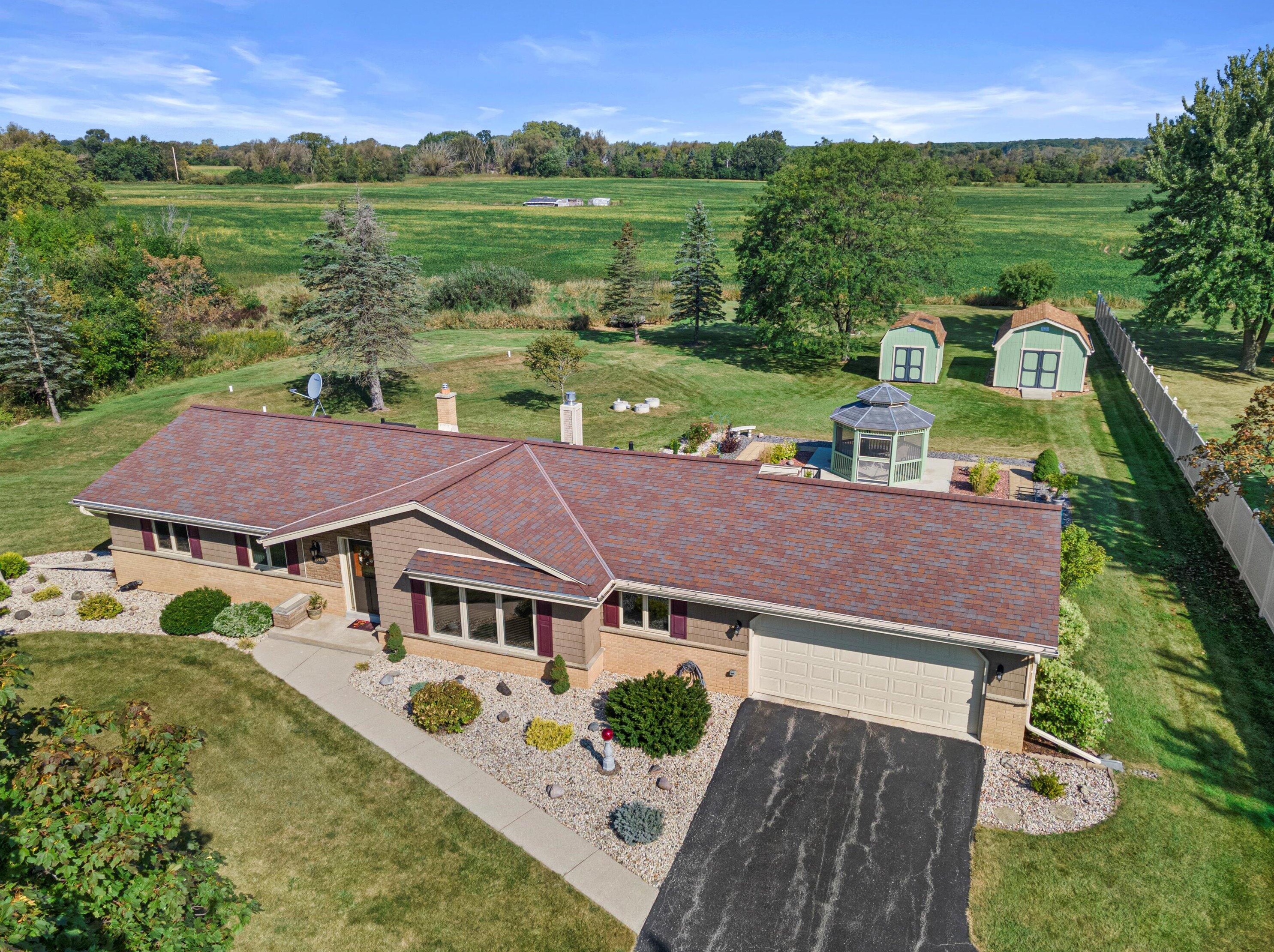 10944 W Oakwood Rd, Hales Corners, WI 53132