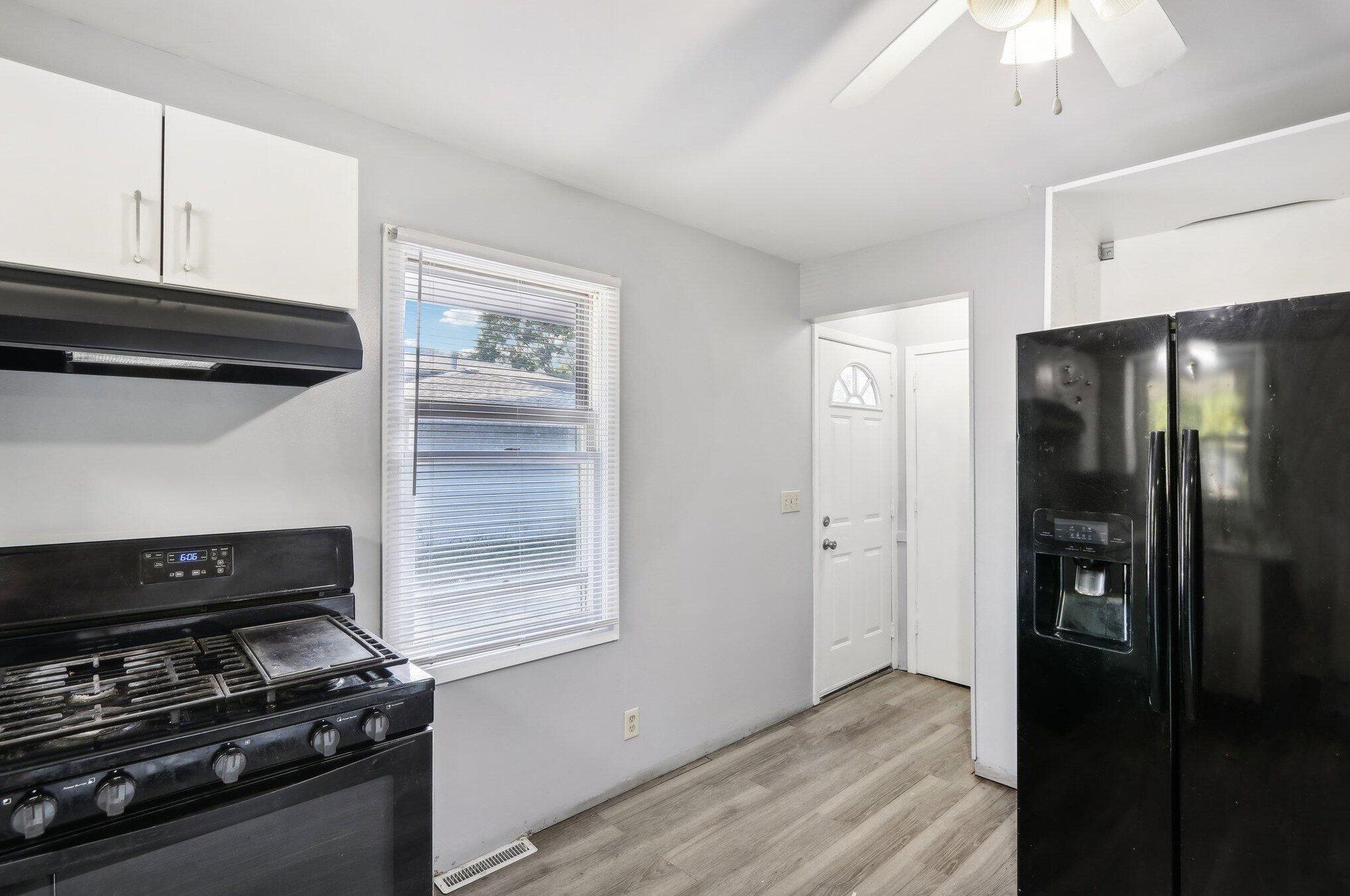 6413 105th St, Milwaukee WI  53224-5100 exterior