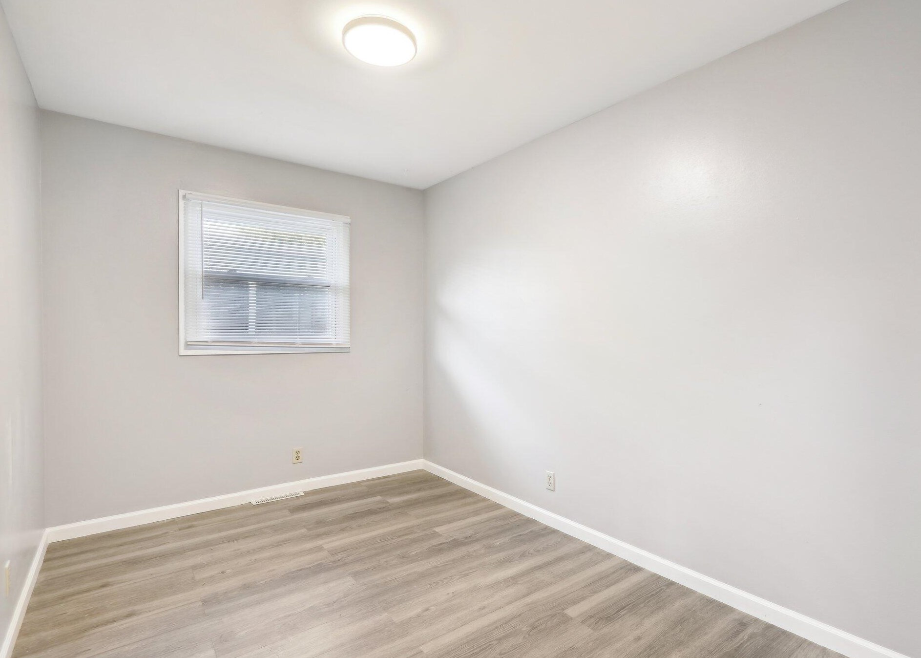 6413 105th St, Milwaukee WI  53224-5100 exterior