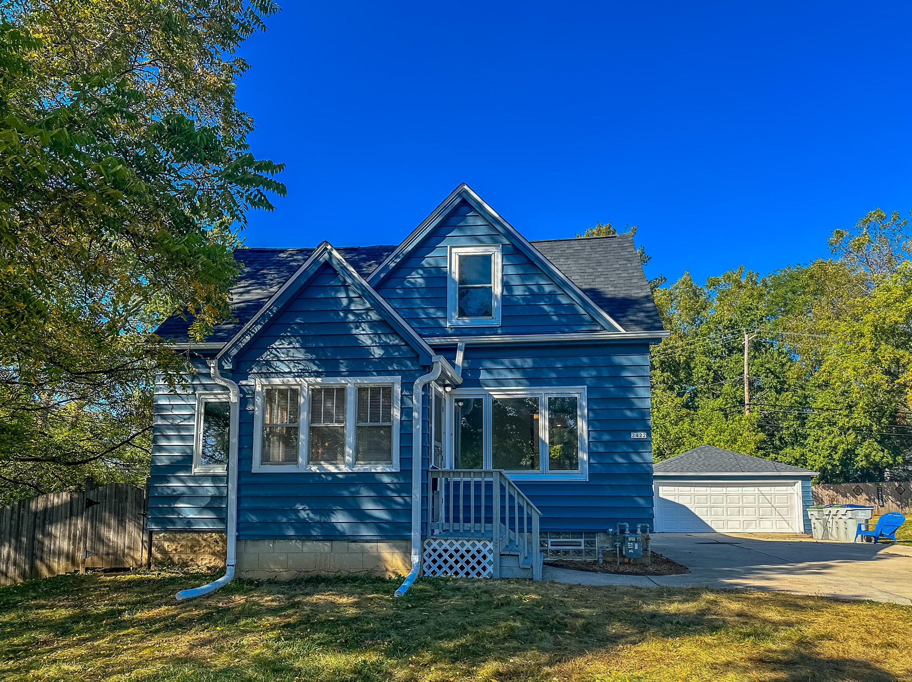 2422 W Ramsey Ave, Milwaukee, WI 53221