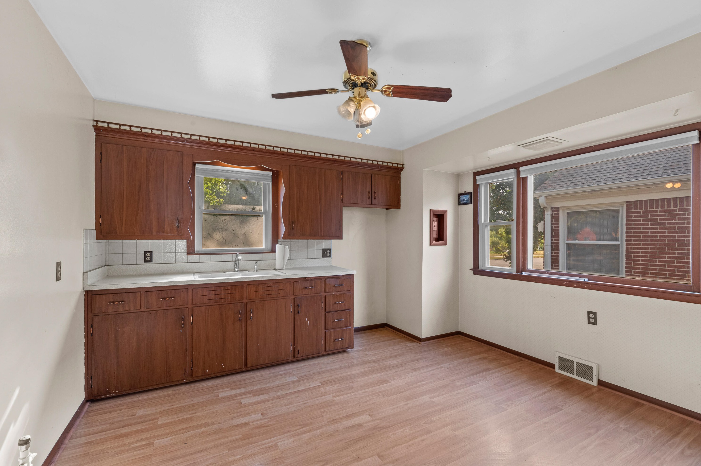 6403 W Lancaster Ave, Milwaukee, WI 53218
