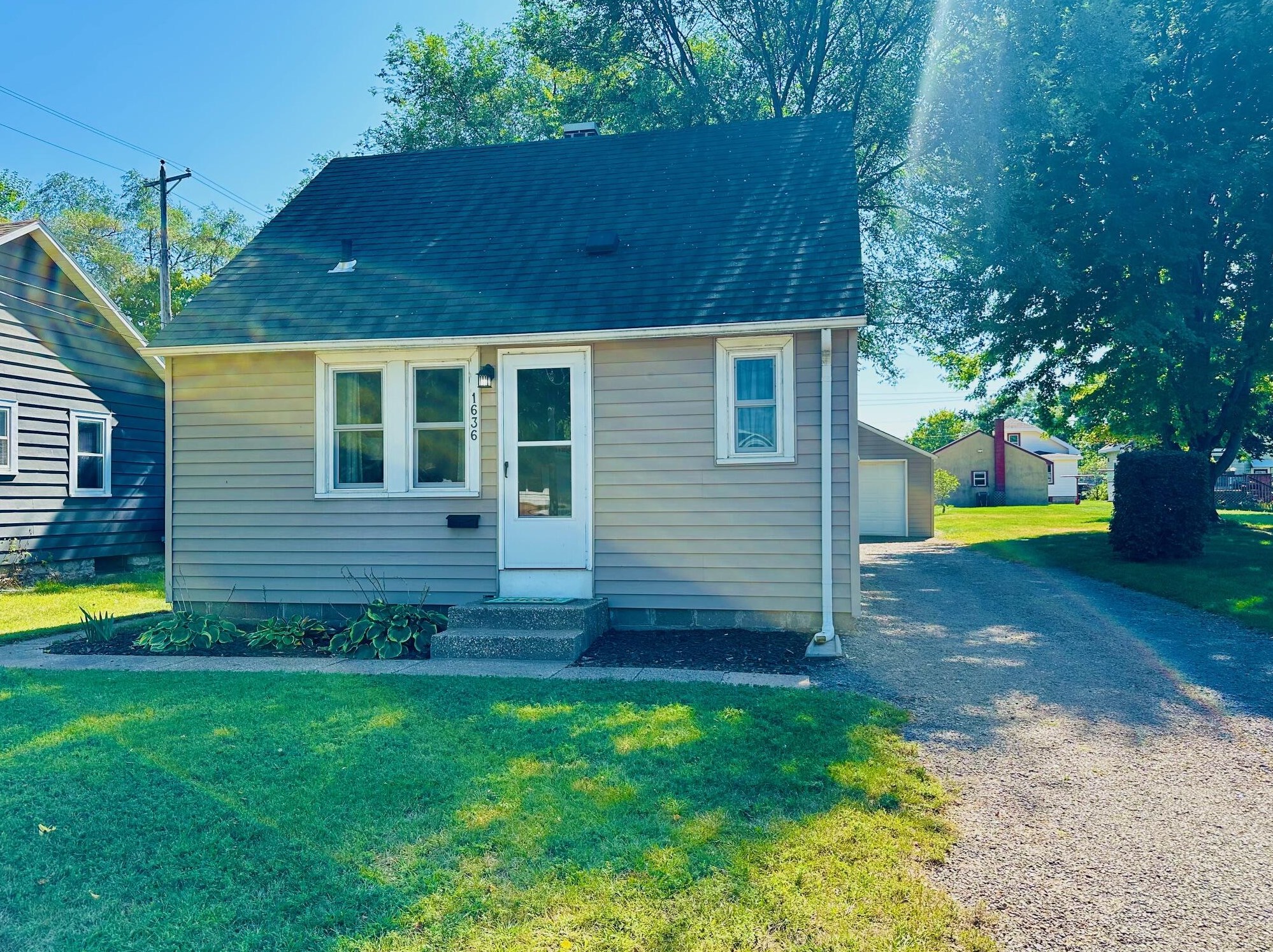 1636 Green Bay St, La Crosse, WI 54601