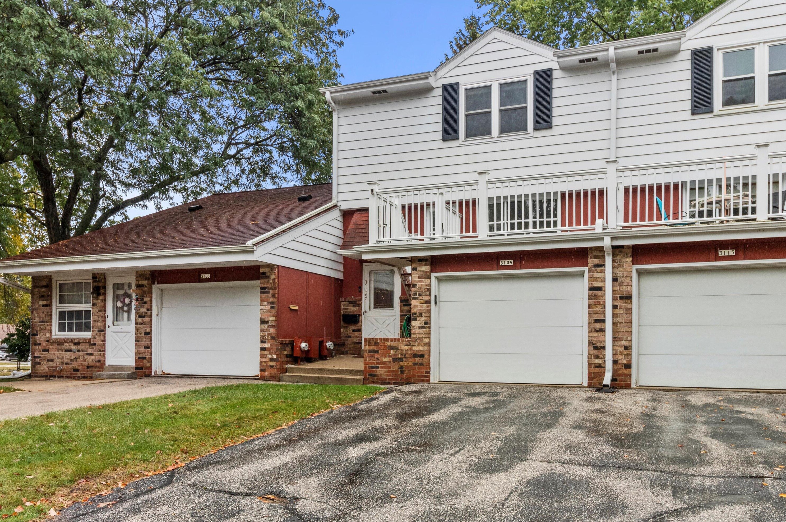 3109 W Canterbury Rd, Milwaukee, WI 53221