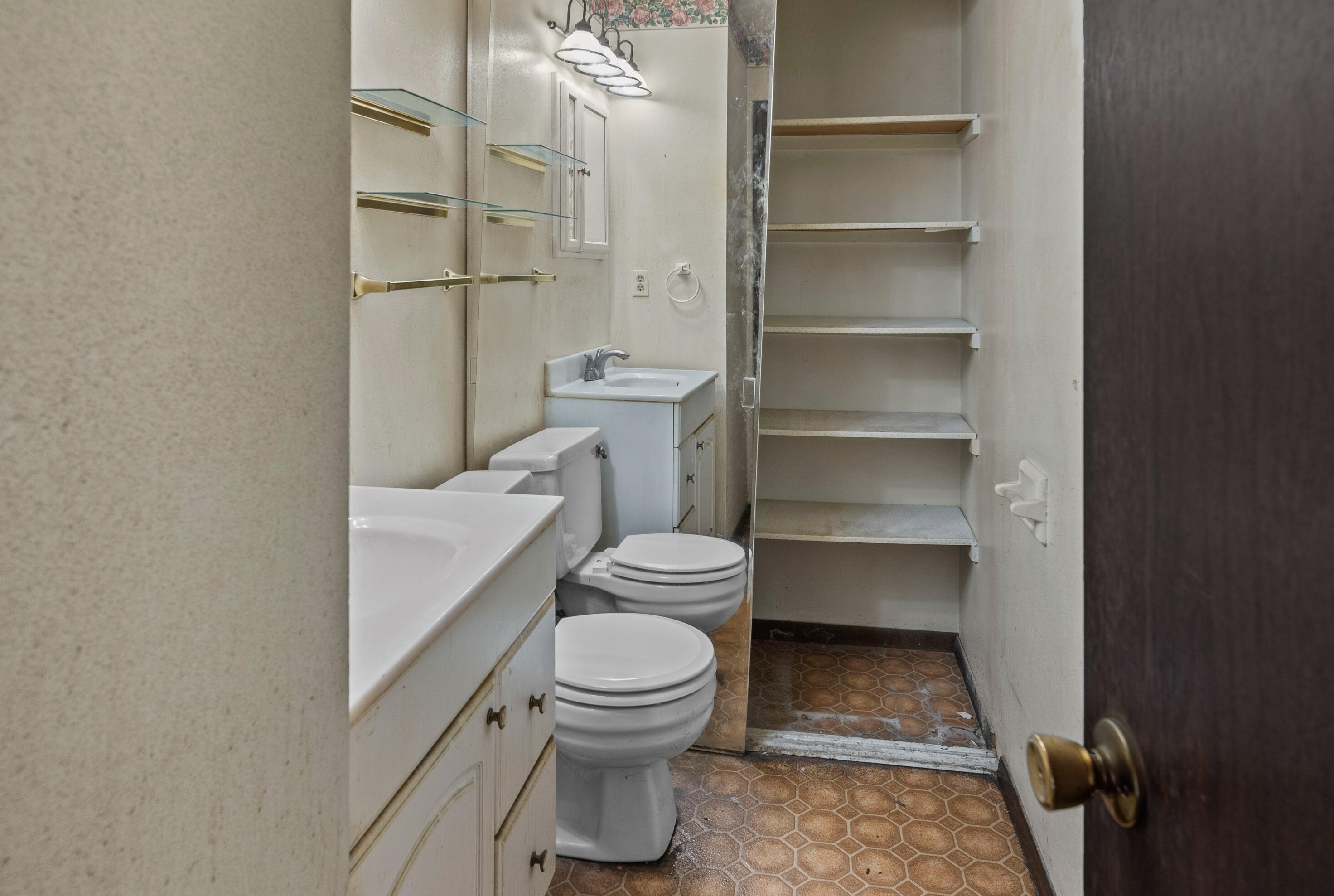 5855 111, Milwaukee WI 53227-1117 exterior