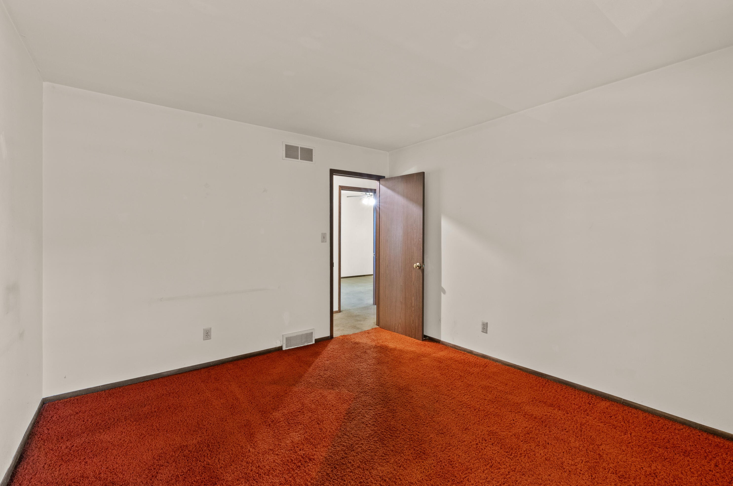 5855 111, Milwaukee WI 53227-1117 exterior