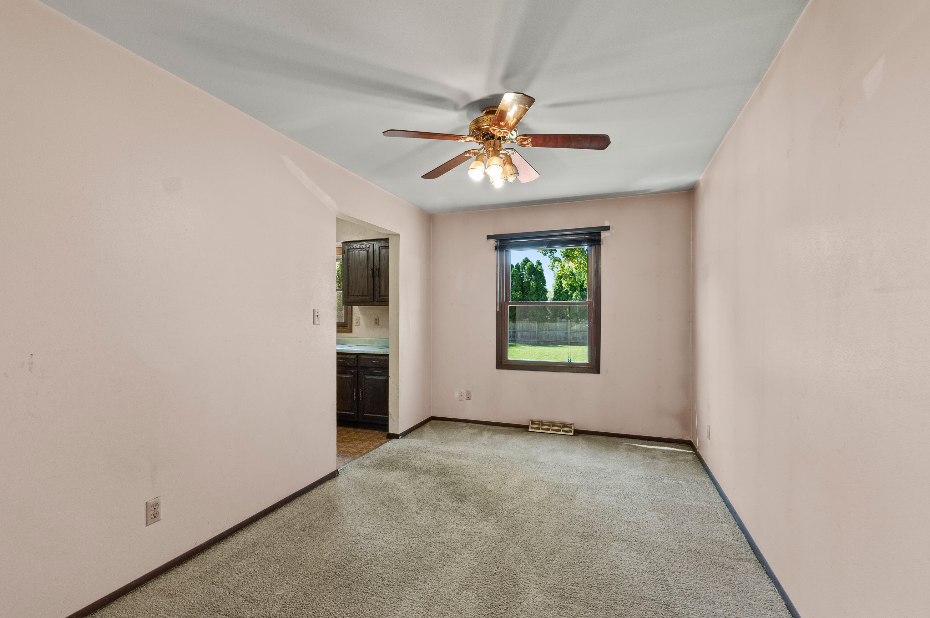 5855 111, Milwaukee WI 53227-1117 exterior