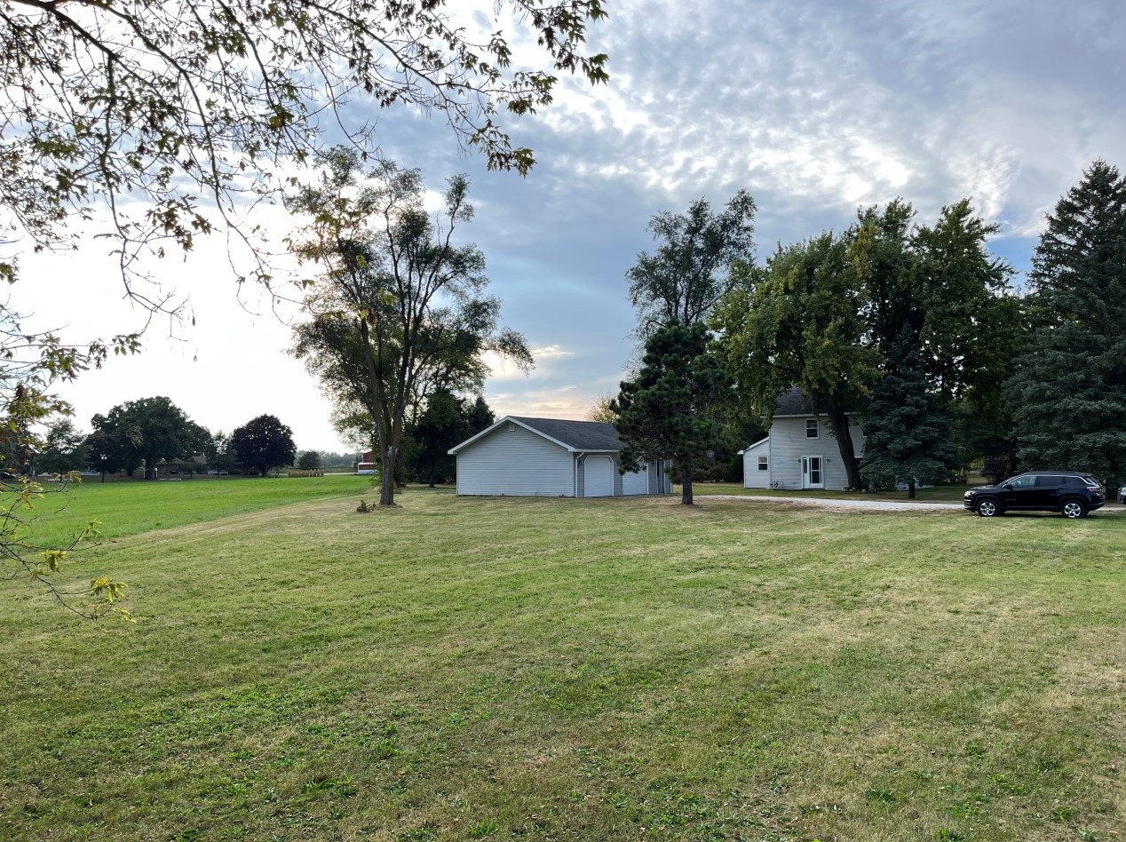 31213 Bushnell Rd, Lyons, WI 53105