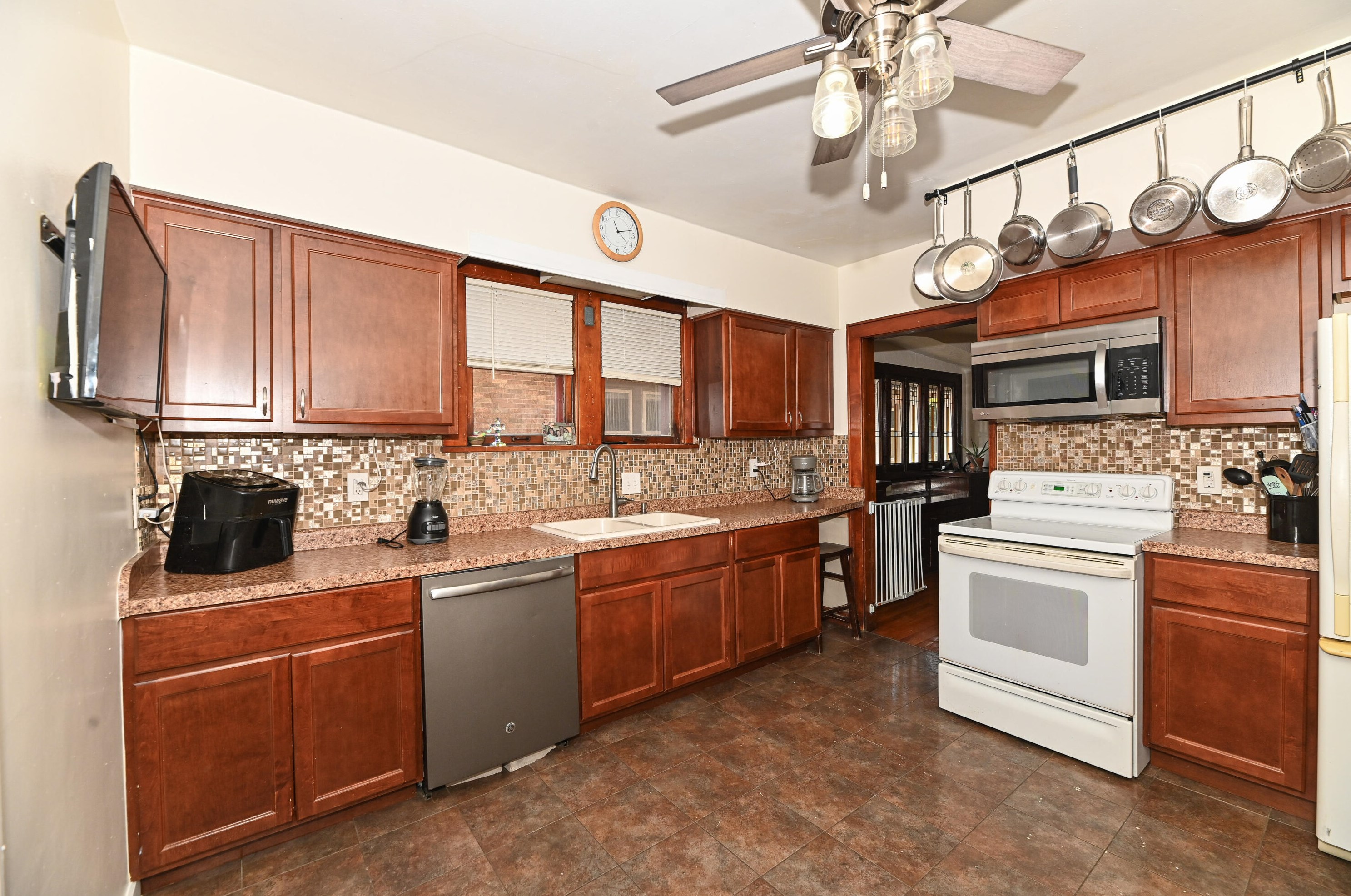 3050 56, Milwaukee WI 53210-2235 exterior