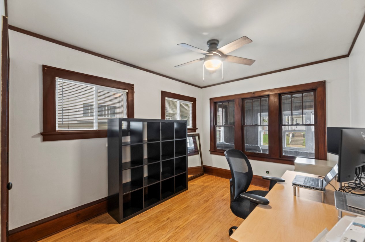 900 56, Milwaukee WI 53214-3327 exterior