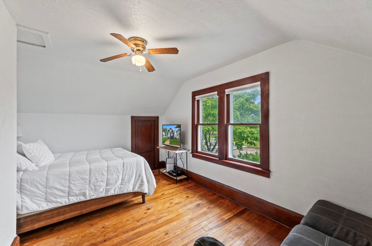 900 56, Milwaukee WI 53214-3327 exterior