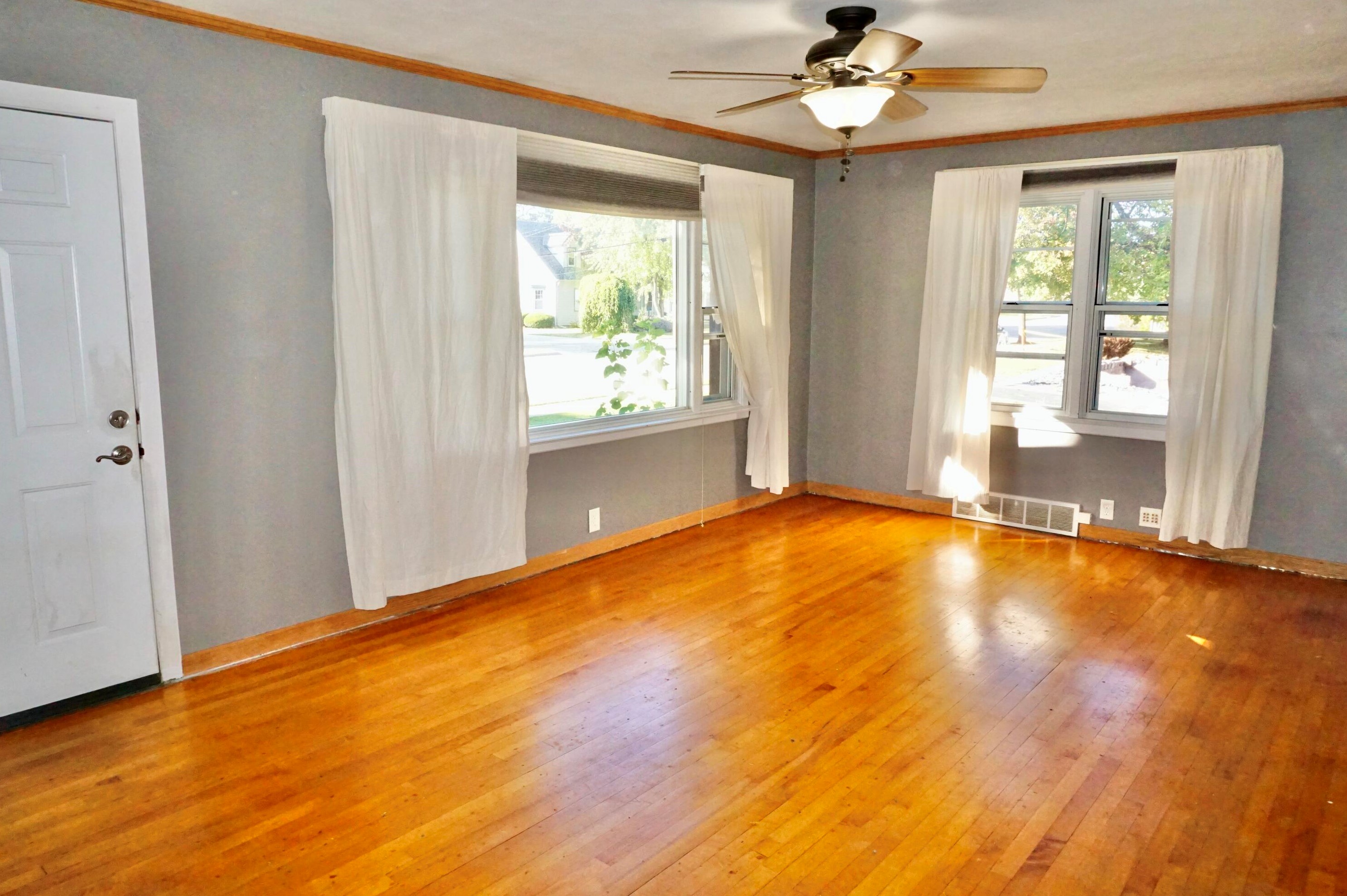 300 North Ave, Chenequa, WI 53029