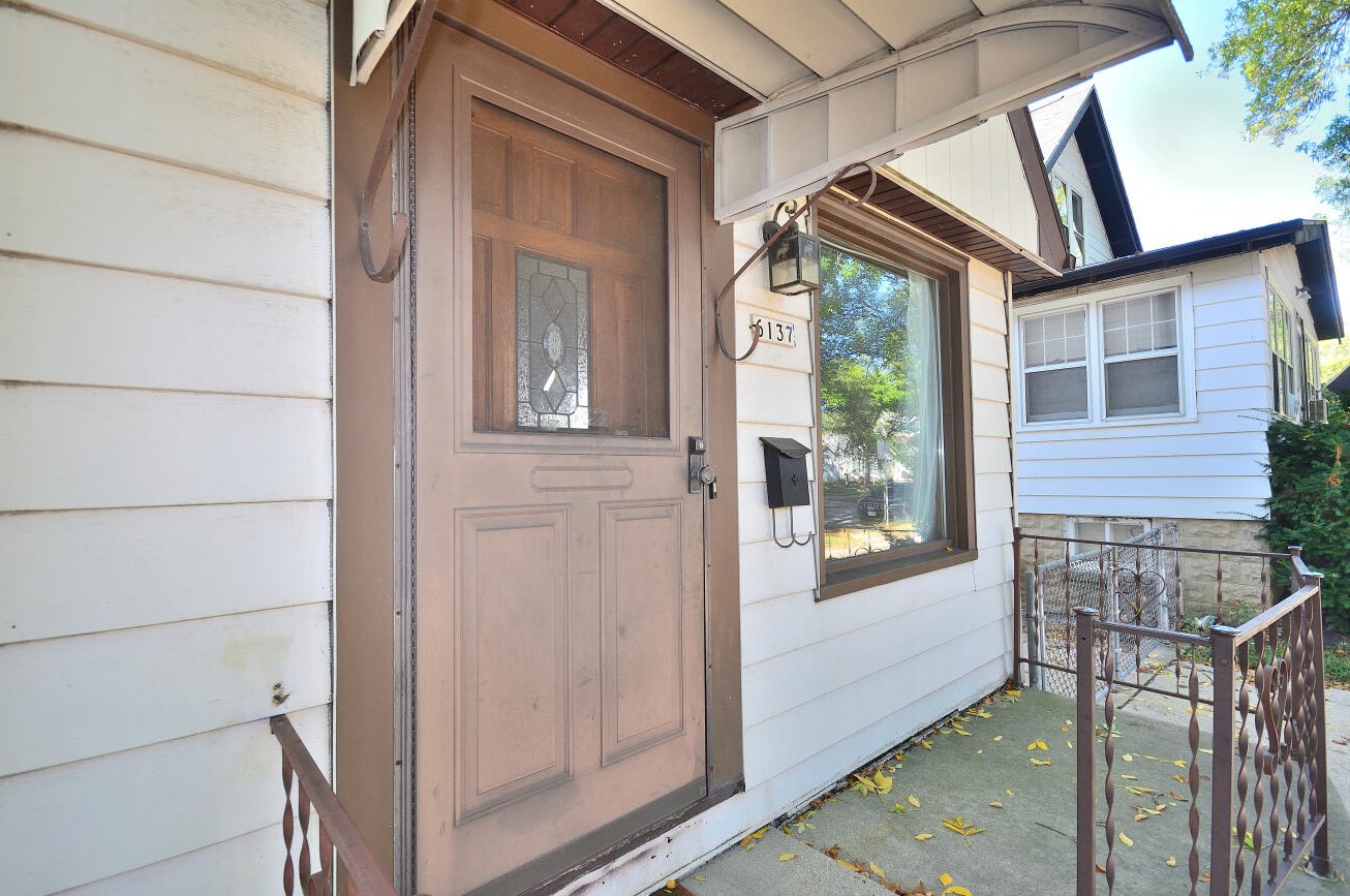 6137 W Stevenson St, Milwaukee, WI 53213