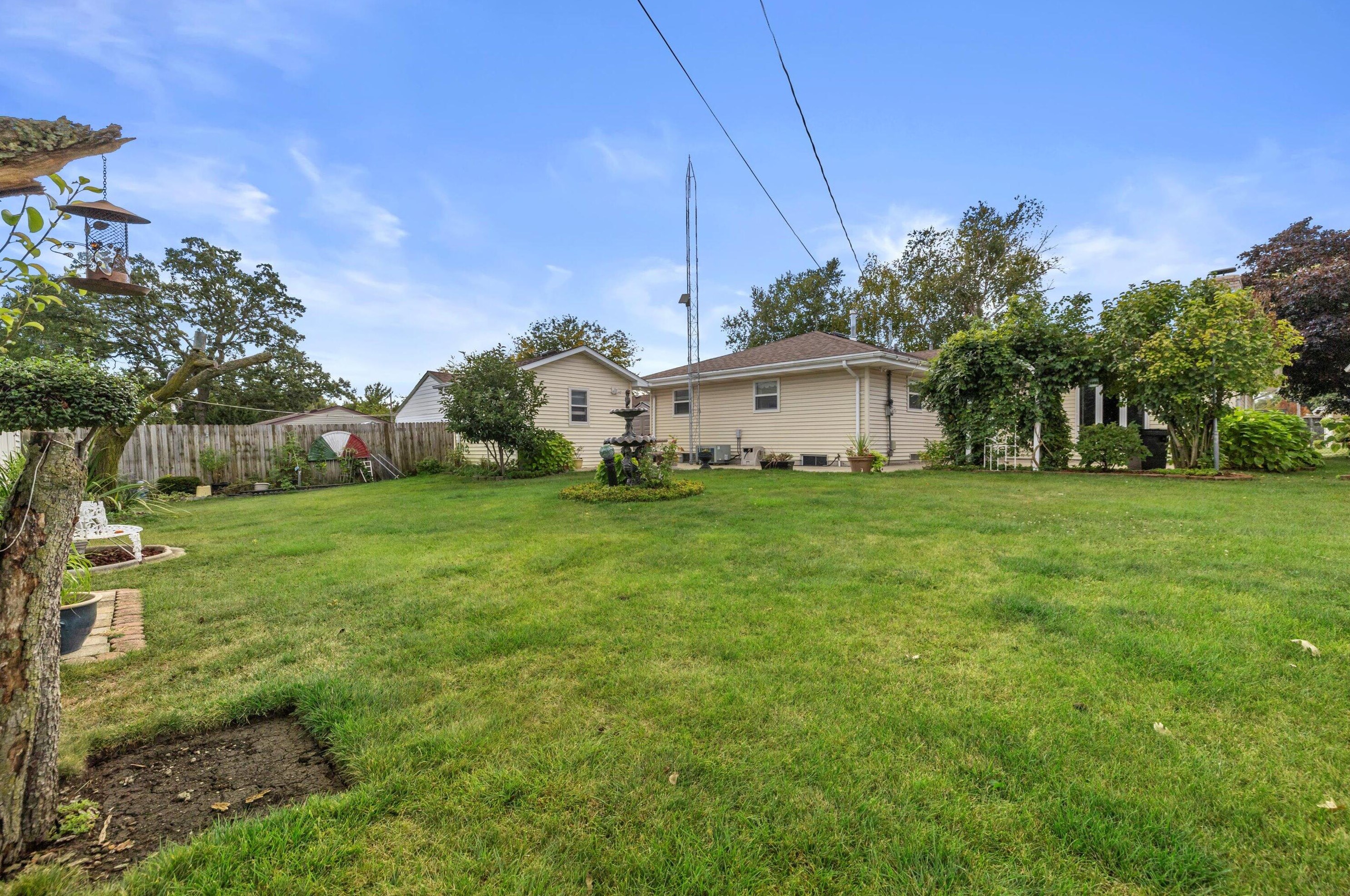 5204 62 St, Kenosha WI 53142-3043 exterior