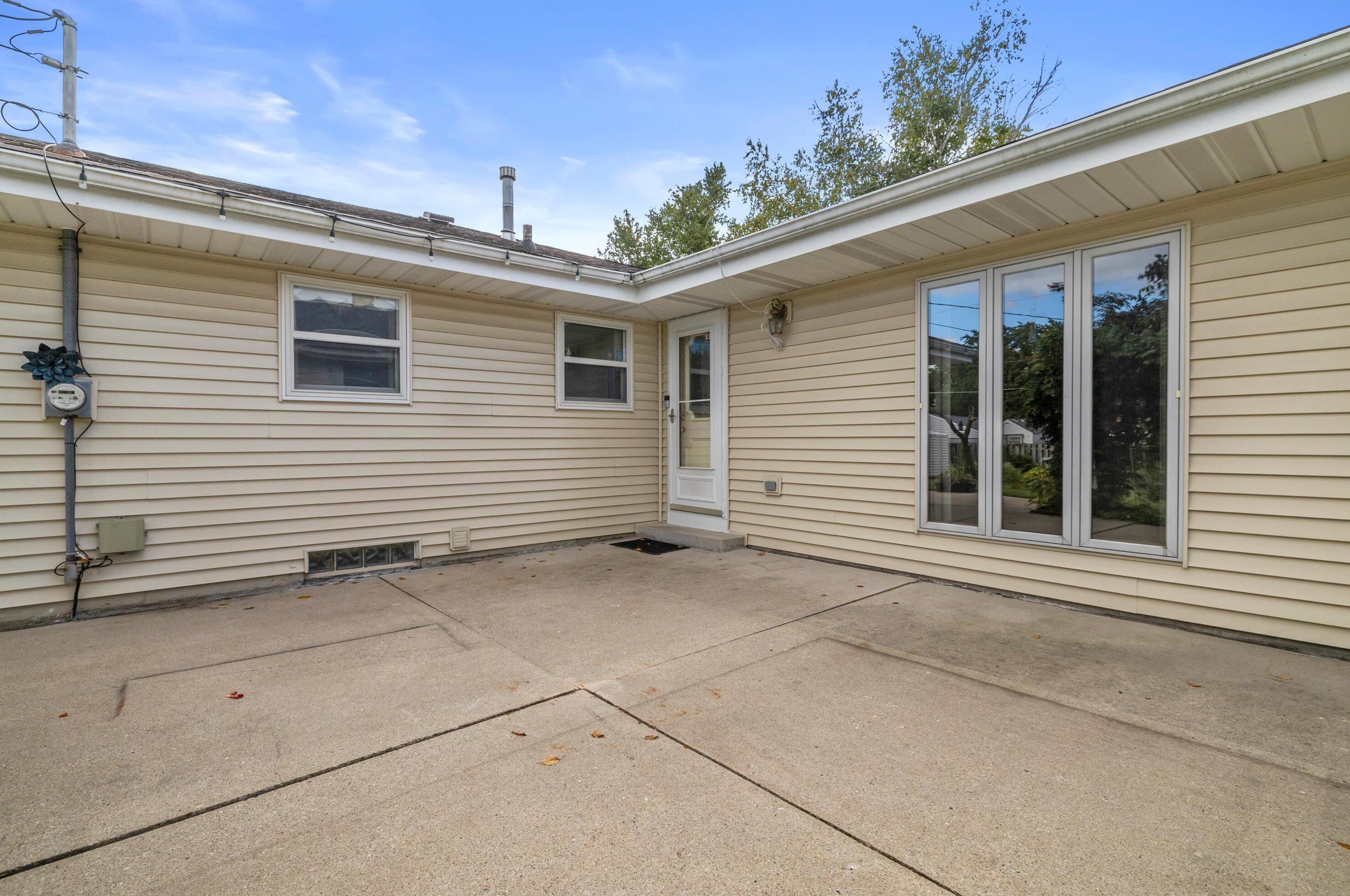 5204 62 St, Kenosha WI 53142-3043 exterior