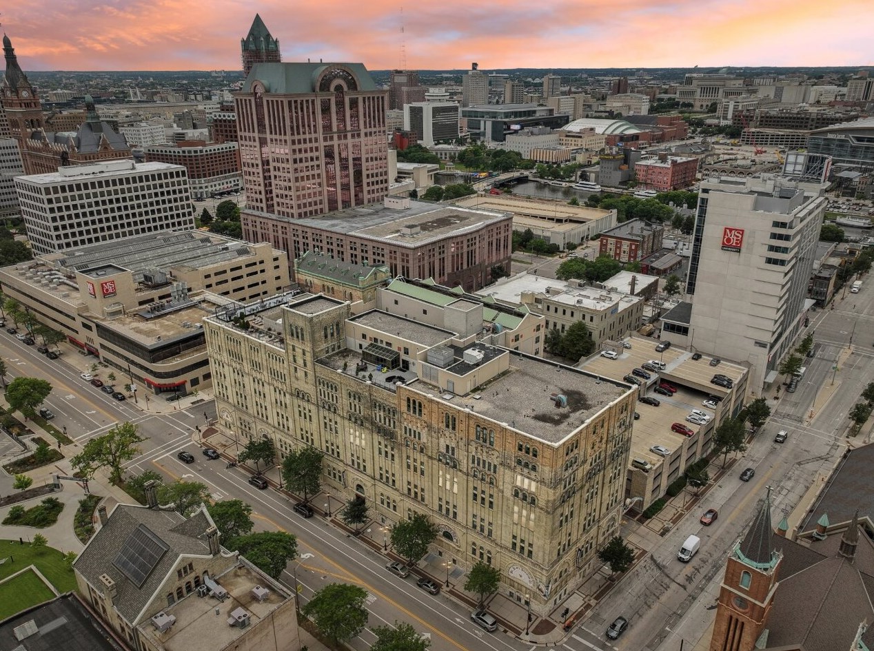 270 E Highland Ave #426, Milwaukee, WI 53202