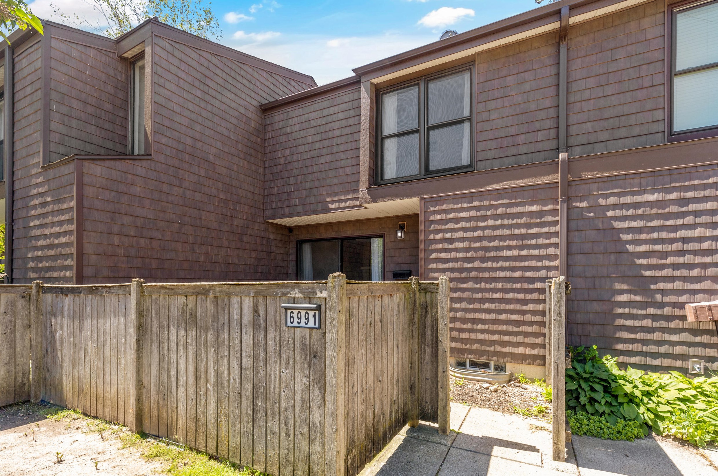 6991 Glenbrook Rd, Milwaukee WI  53223-1111 exterior