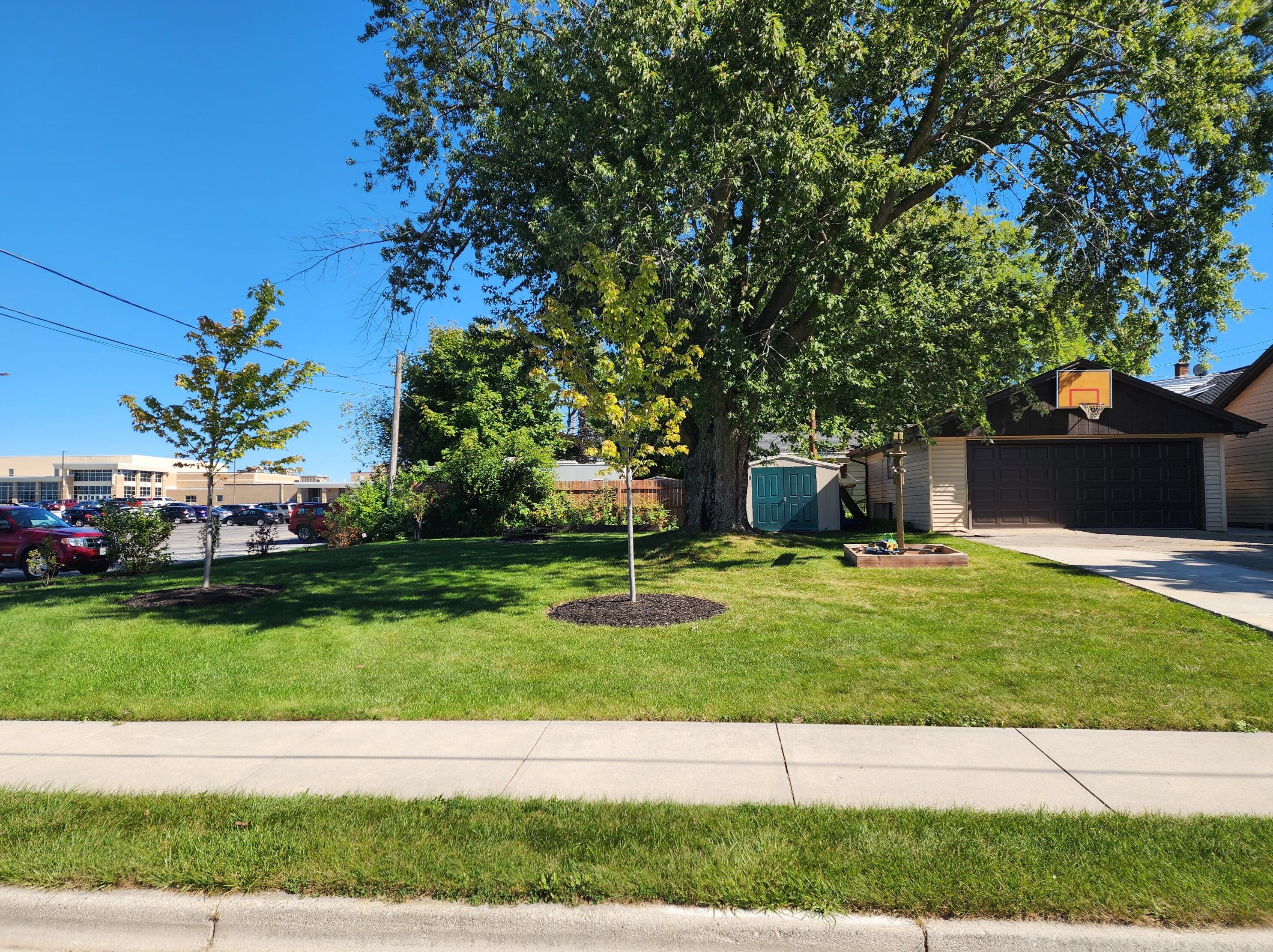 101 N 6th St, Oostburg, WI 53070