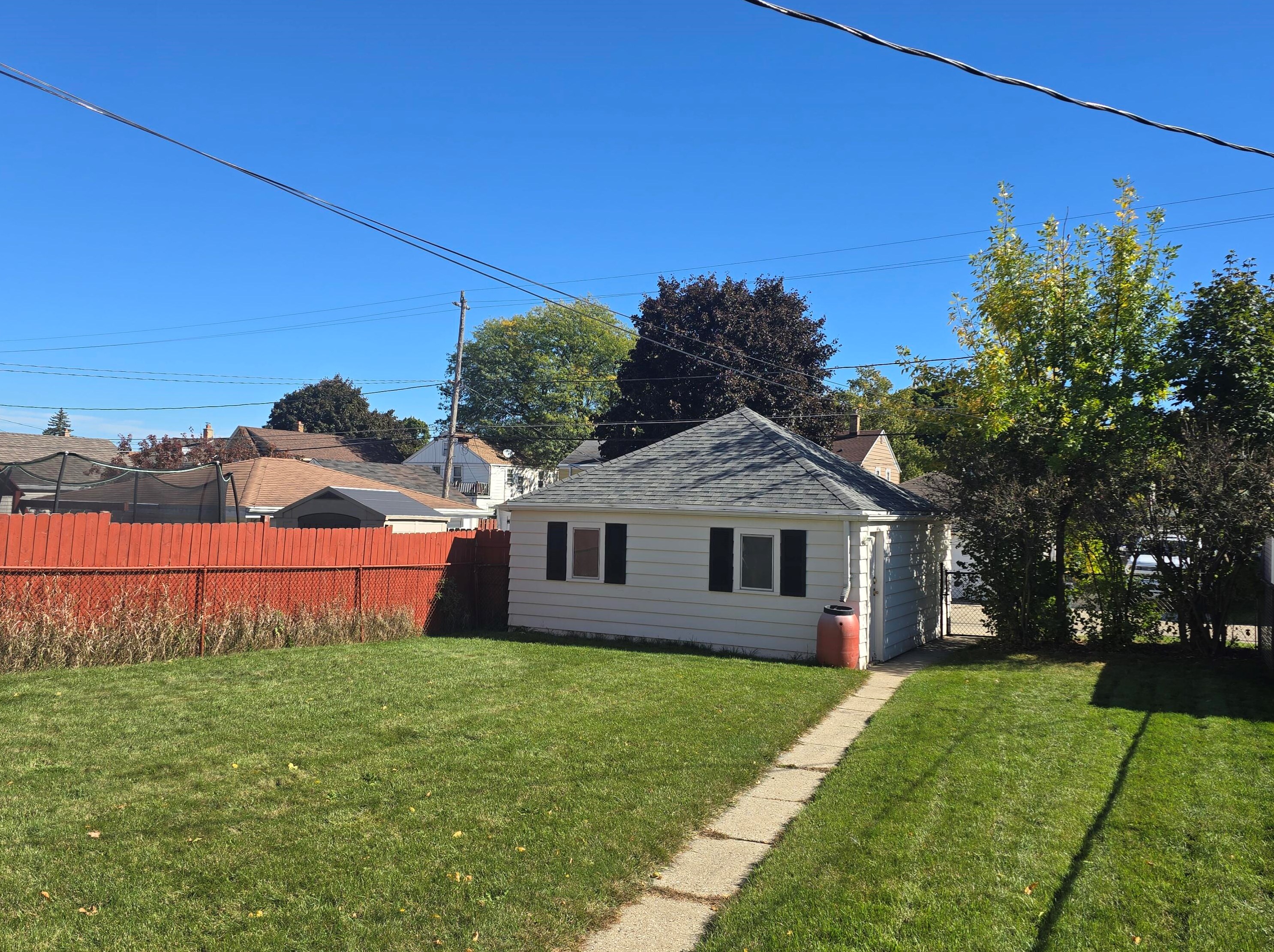 2436 S 61st St, Milwaukee, WI 53219