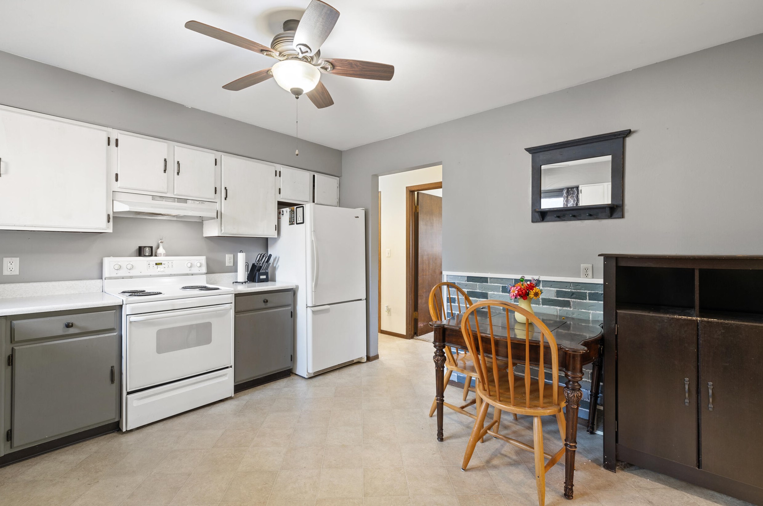 3313 12th St, Sheboygan, WI 53083-3142