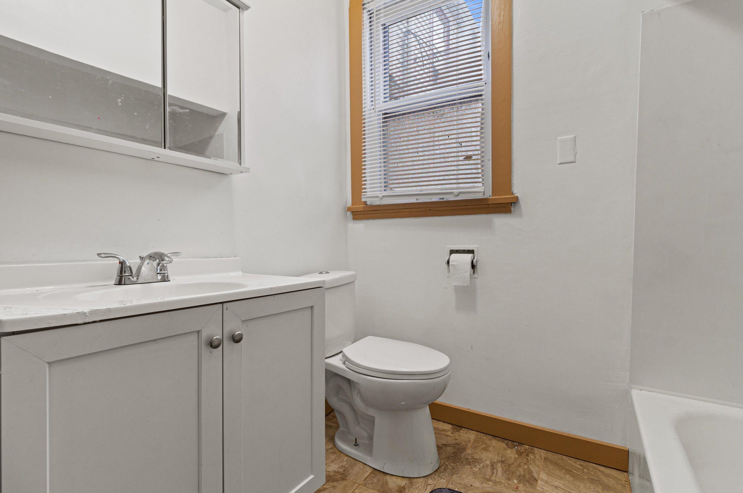 2622 20th St, Milwaukee WI 53215-3015 exterior