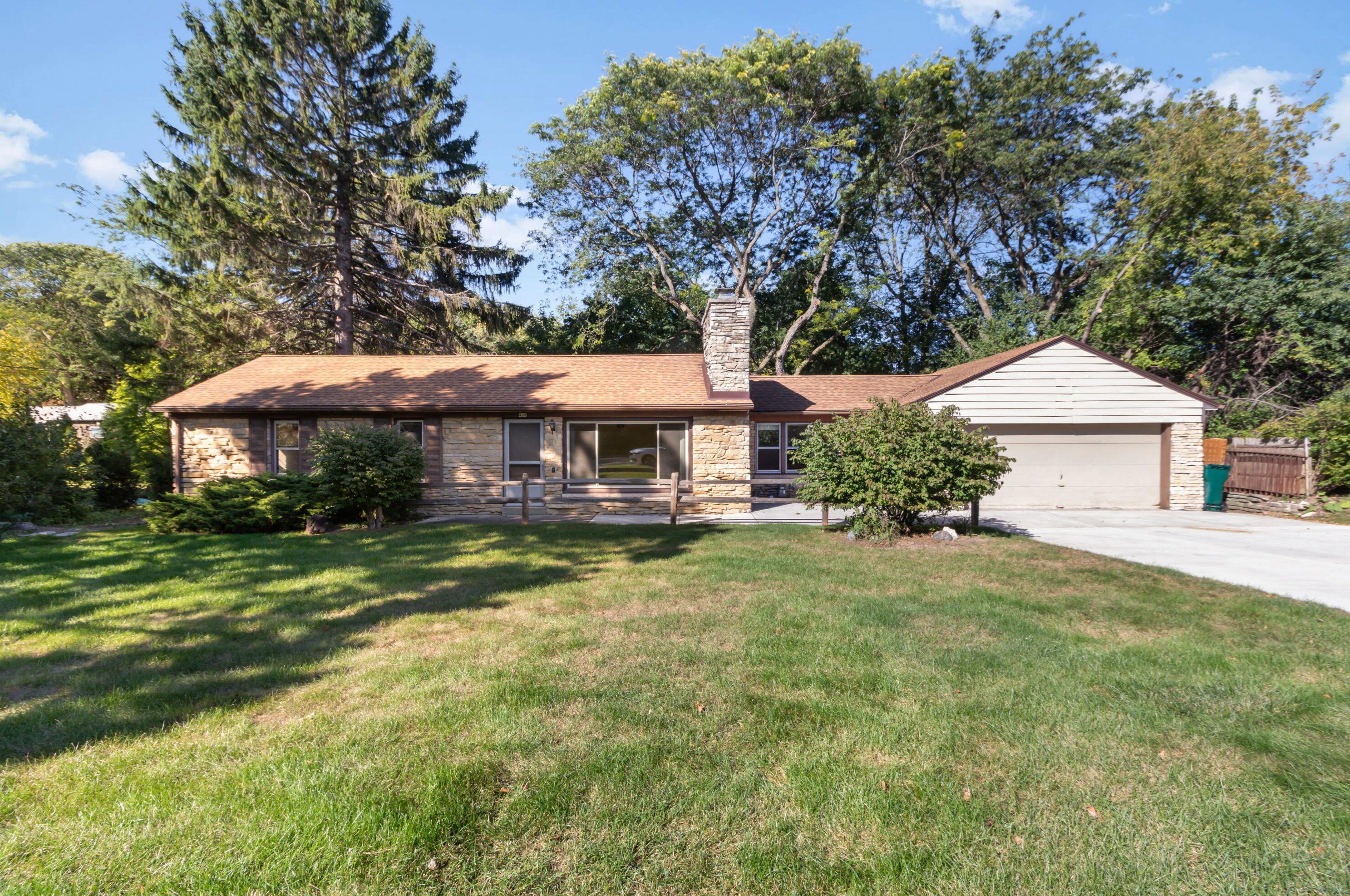 400 W Montclaire Ave, Milwaukee, WI 53217