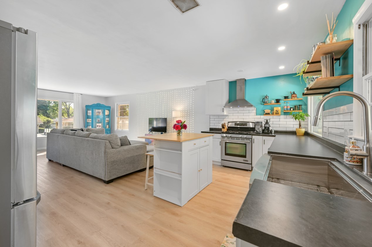 1661 118, Milwaukee WI 53226-3023 exterior