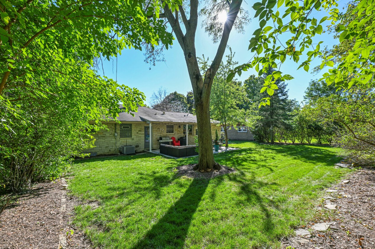 1661 118, Milwaukee WI 53226-3023 exterior