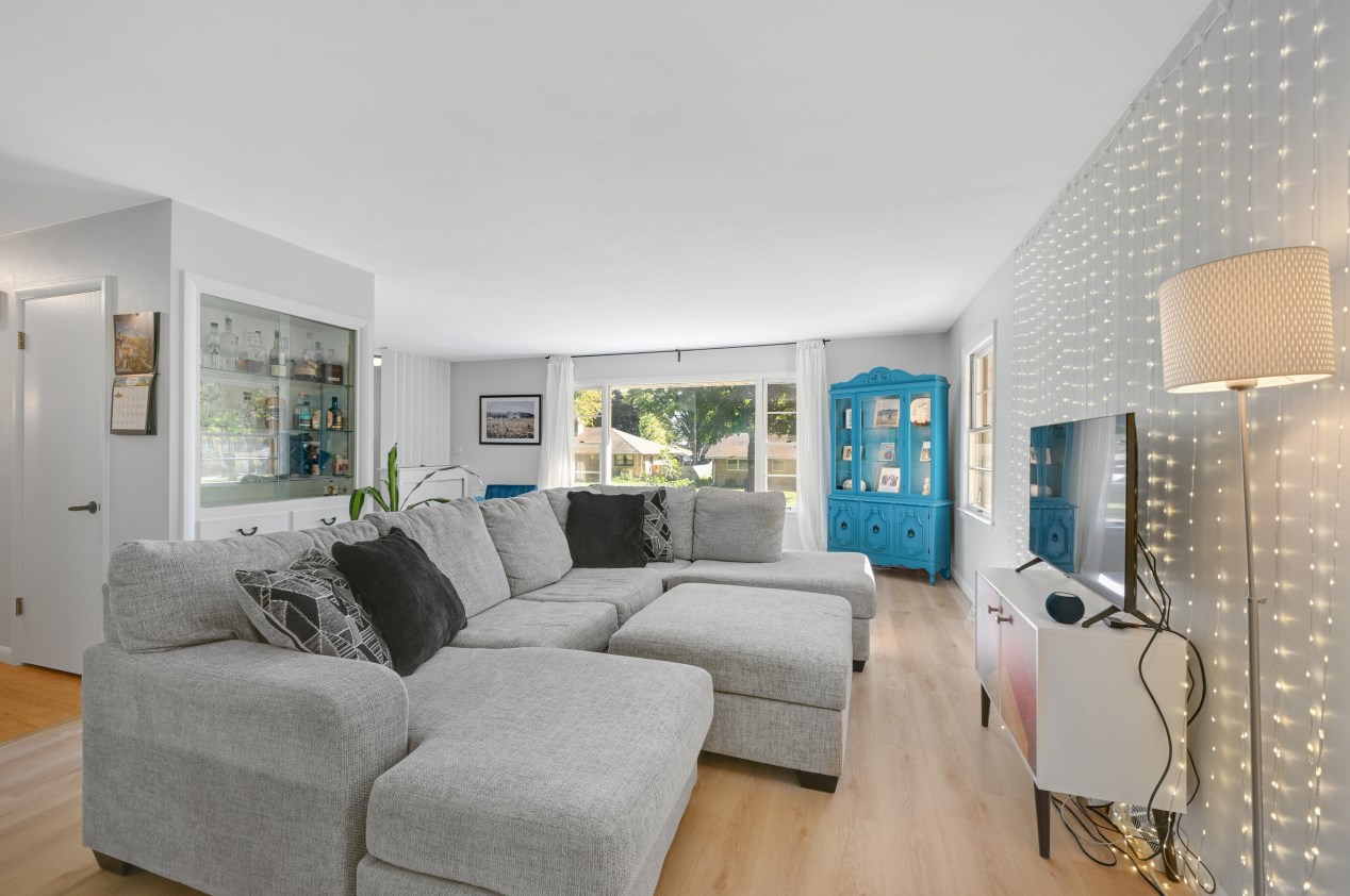 1661 118, Milwaukee WI 53226-3023 exterior