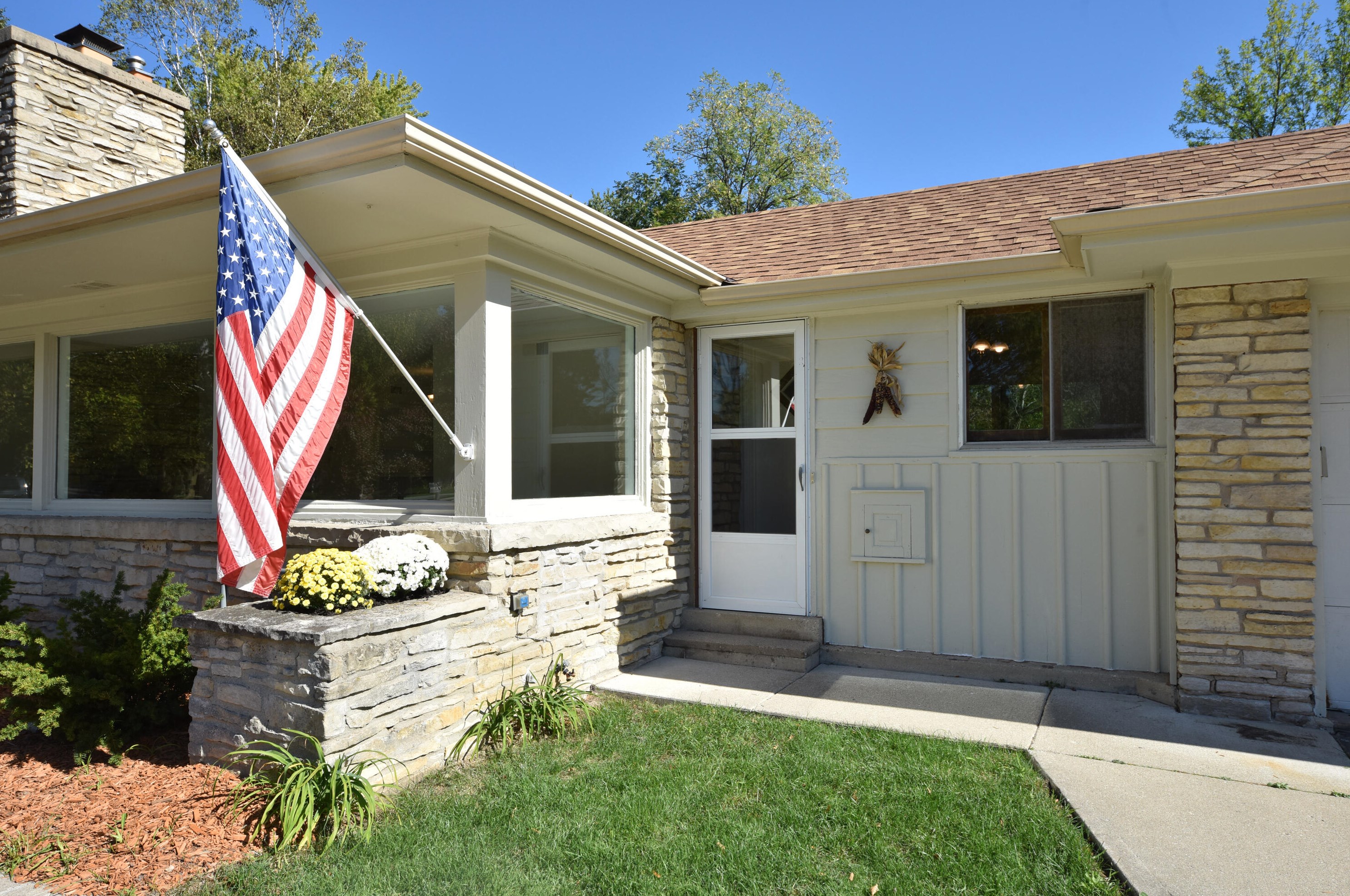 7416 N Boyd Way, Milwaukee, WI 53217