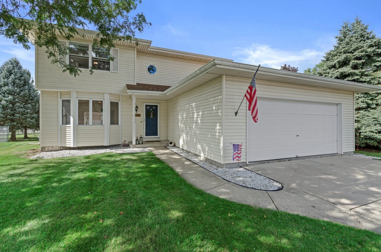 1544 Briarwood Ln, Hartford, WI 53027