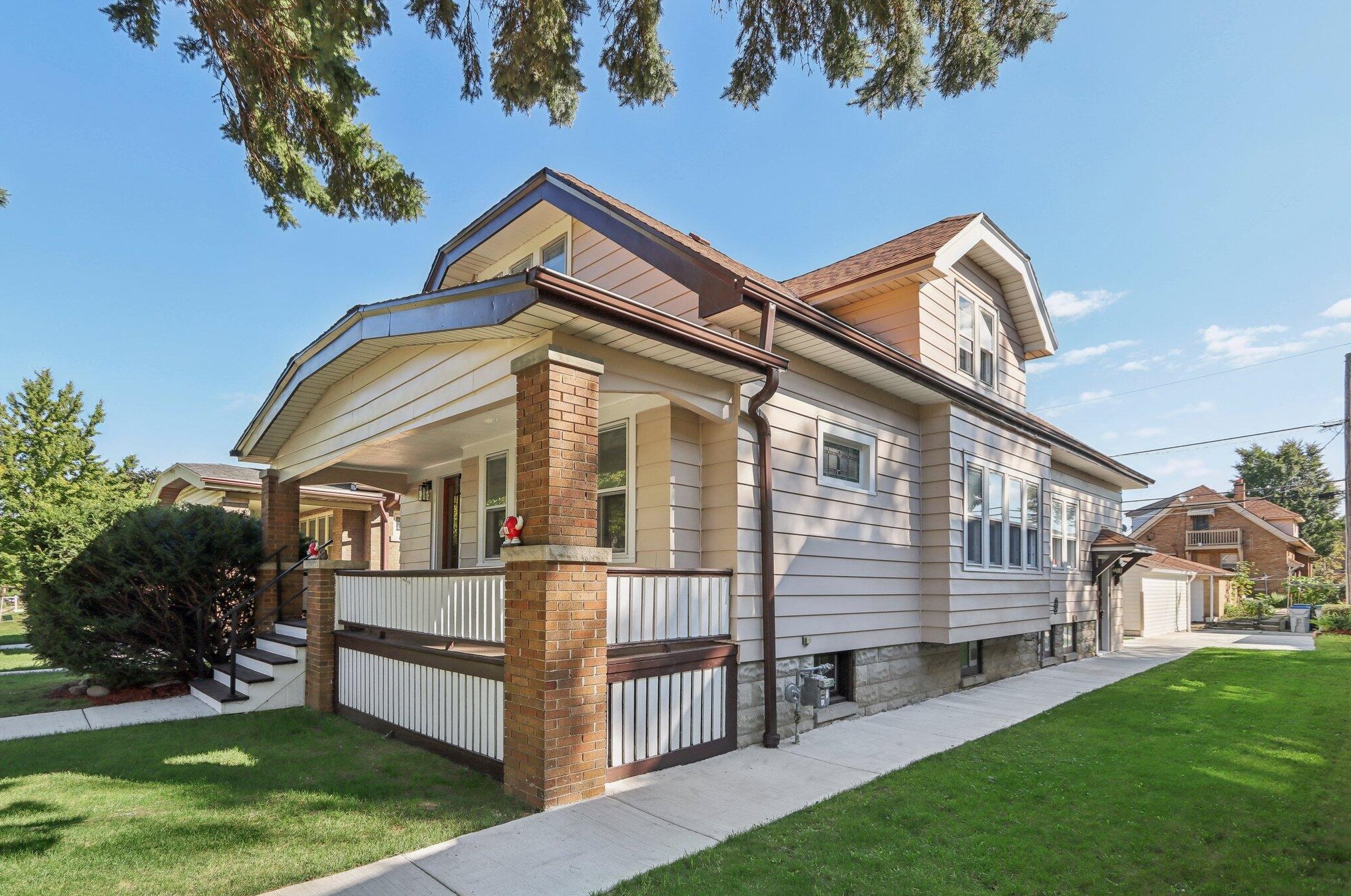3316 S 12th St, Milwaukee, WI 53215