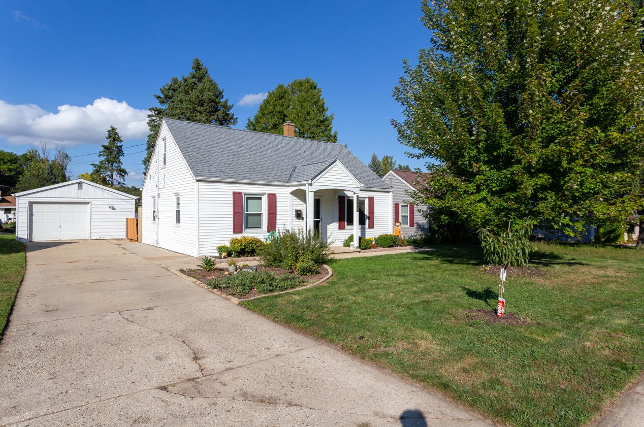 1324 Park Ave, West Bend, WI 53090